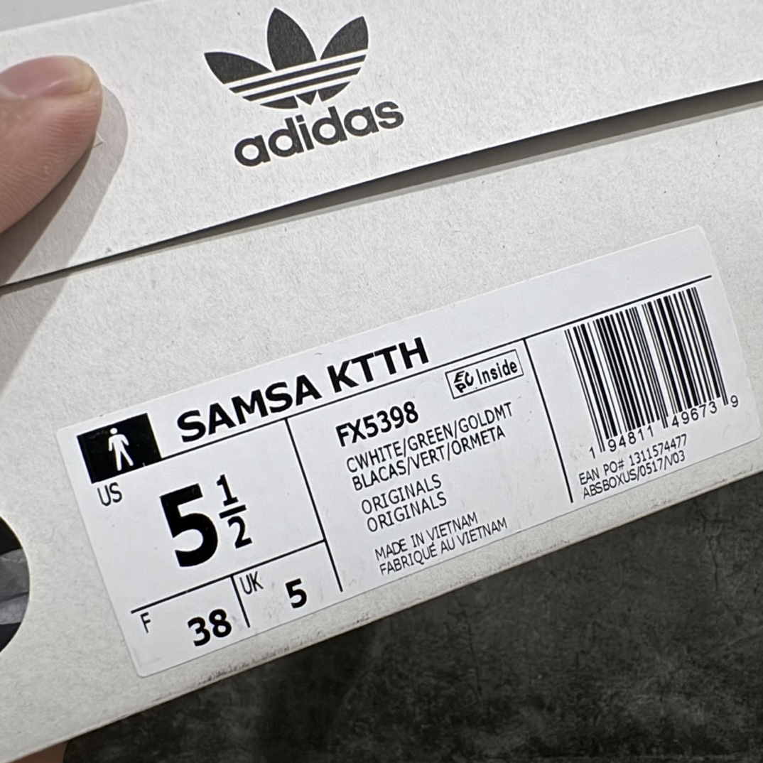 图片[9]-【纳帕软皮版】Kith x AD Original Samba OG 复古经典轻便板鞋 白绿尾 FX5398nn全新工厂出品 材质细节用料感人n全鞋使用纳帕软皮 成本比市场通货高很多任何细节 版型都值得反复推敲对比n你会发现这个版本是真的好版本💪🏻n正确烫金高频细节 原装纳米超迁皮料 独家私模橡胶大底 原盒原配 SIZE：36 36.5 37.5 38 38.5 39 40 40.5 41 42 42.5 43 44 44.5 45 46 编码：JP240260-鞋库