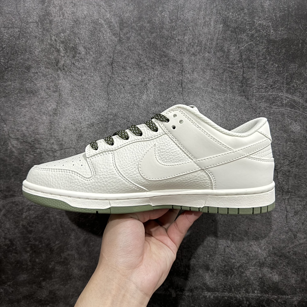 图片[2]-【定制版】Nk SB Dunk Low 联名三勾 军绿配色 低帮休闲运动滑板板鞋n3M反光 大厂纯原品质出货 纯正版型 定制鞋盒 皮料切割干净无任何毛边 细节完美 超高清洁度 货号 ：NK5639-323nSize ：36 36.5 37.5 38 38.5 39 40 40.5 41 42 42.5 43 44 44.5 45 46 编码：HXS320340-莆田鞋批发中心