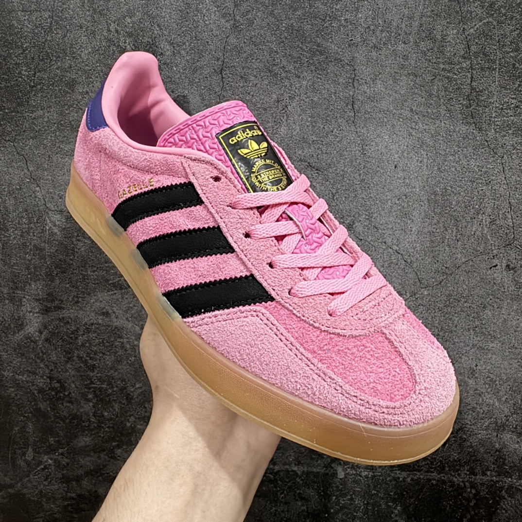 图片[3]-【T版纯原跑量】AD Original Gazelle Indoor Trainers 瞪羚室内鞋系列低帮复古百搭休闲运动德训风板鞋 IE7002nn同价位中品质最佳 最优选择版本n原厂翻毛皮料 翻毛效果 卡色与原版无差别n正确半透大底  大底厚度质感比市面好很多n完美版型 实拍可感受 随意对比可匹敌任何价位品质 全套原纸板楦头开发 每道工序同步公司流程 确保原汁原味n中底原厂特供纳米纤维板 区别市面劣质纸板中底原厂海玻璃鞋垫 中置乳胶足弓支撑垫 正确3/2横条宽版背胶一比一鞋头弧度高度鞋身弧度 烫金亮度高频深浅同步原鞋n 原厂港宝加持定型后跟R度完美 原厂高频磨具加持 Logo字体 凹凸明显 轮廓分明 描漆定位精准 三道杠为尖角45°锯齿状 高频立体感很强 区别圆形锯齿 已最大程度还原公司 欢迎对比SIZE：35.5 36 36.5 37 38 38.5 39 40 40.5 41 42 42.5 43 44 44.5 45 46 47.5 编码：HJ200220-鞋库