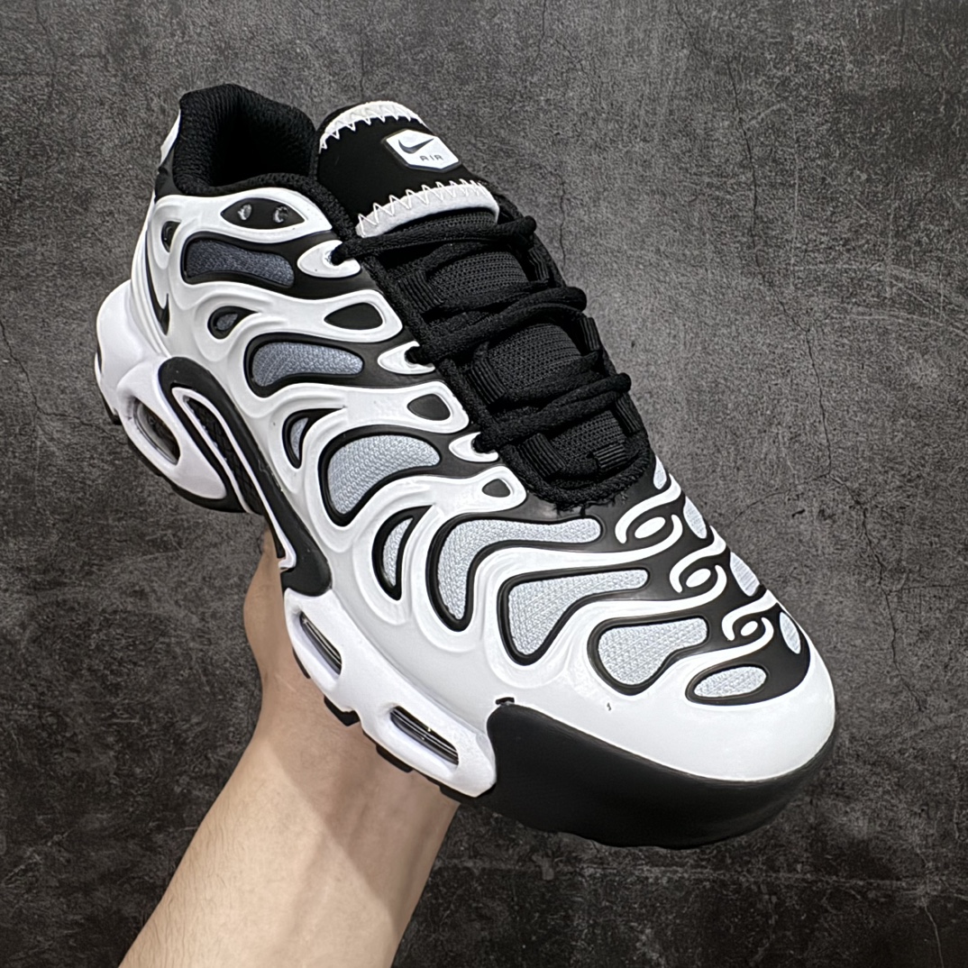 图片[3]-【公司级】NK Air Max Plus Drift 复古气垫跑鞋 FD4290-005nn中底造型大部分保留n仅在前段追加了加固上翻鞋面的经典轮廓得以重塑 带来更契合现代审美的外观整双鞋采用撞色妆点 鞋面采用网眼布和皮革材质打造 鞋舌处带有 3M 反光科技 鞋垫处和鞋后跟印有 “TN” 字样 彰显鞋款身份 配置方面中底搭载 Air Max 科技 保证了日常穿着的缓震性SIZE：40 40.5 41 42 42.5 43 44 44.5 45 编码：FS250270-鞋库