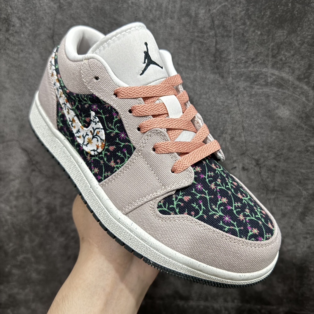 图片[3]-【K版】Air Jordan AJ1 Low低帮 粉色花卉 FJ3445-001全新流水线出品 全部原鞋开发 原楦原纸板开发 全鞋电脑针车 原厂内置全掌气垫 原盒内在原标 唯一Zp原版鞋带绑法 免检产品 全新2022版型 全头层皮料 完美零毛边处理 原厂配置全掌气垫 价格定位良心 几十个配色陆续出货 SIZE：36 36.5 37.5 38 38.5 39 40 40.5 41 42 42.5 43 44 44.5 45 46 47.5 编码：LDS240260-鞋库