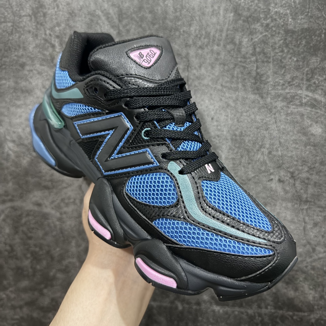 图片[3]-【公司级】 New Balance NB9060 联名款 复古休闲运动慢跑鞋 黑蓝 货号：U9060AGC 全套原楦原纸板原厂数据开发 进口三明治网面 原装进口翻毛皮料正确绒感卡色 正确中底拉帮中底网布细节 原厂标裁 带紫光防伪 定制后跟透明水晶模块 冲裁组合 大底贴合程度胶水上色把控完美 整洁度挑战全网艺术家 多道序QC把关品质完善 匠心打造 耗时两个月开发完成 工艺极其复杂难度可想而知 新开独立私模大底 全网唯一正确六层组合大底 高端零售专供产物Size：36 37 37.5 38 38.5 39 40 40.5 41 42 42.5 43 44 45  编码：LDS270290-鞋库