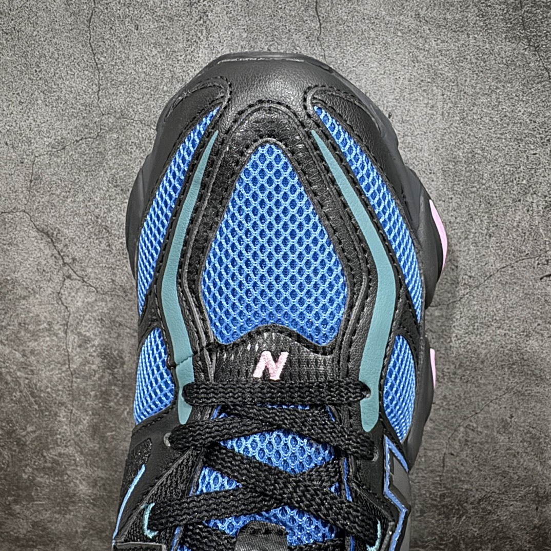 图片[5]-【公司级】 New Balance NB9060 联名款 复古休闲运动慢跑鞋 黑蓝 货号：U9060AGC 全套原楦原纸板原厂数据开发 进口三明治网面 原装进口翻毛皮料正确绒感卡色 正确中底拉帮中底网布细节 原厂标裁 带紫光防伪 定制后跟透明水晶模块 冲裁组合 大底贴合程度胶水上色把控完美 整洁度挑战全网艺术家 多道序QC把关品质完善 匠心打造 耗时两个月开发完成 工艺极其复杂难度可想而知 新开独立私模大底 全网唯一正确六层组合大底 高端零售专供产物Size：36 37 37.5 38 38.5 39 40 40.5 41 42 42.5 43 44 45  编码：LDS270290-鞋库