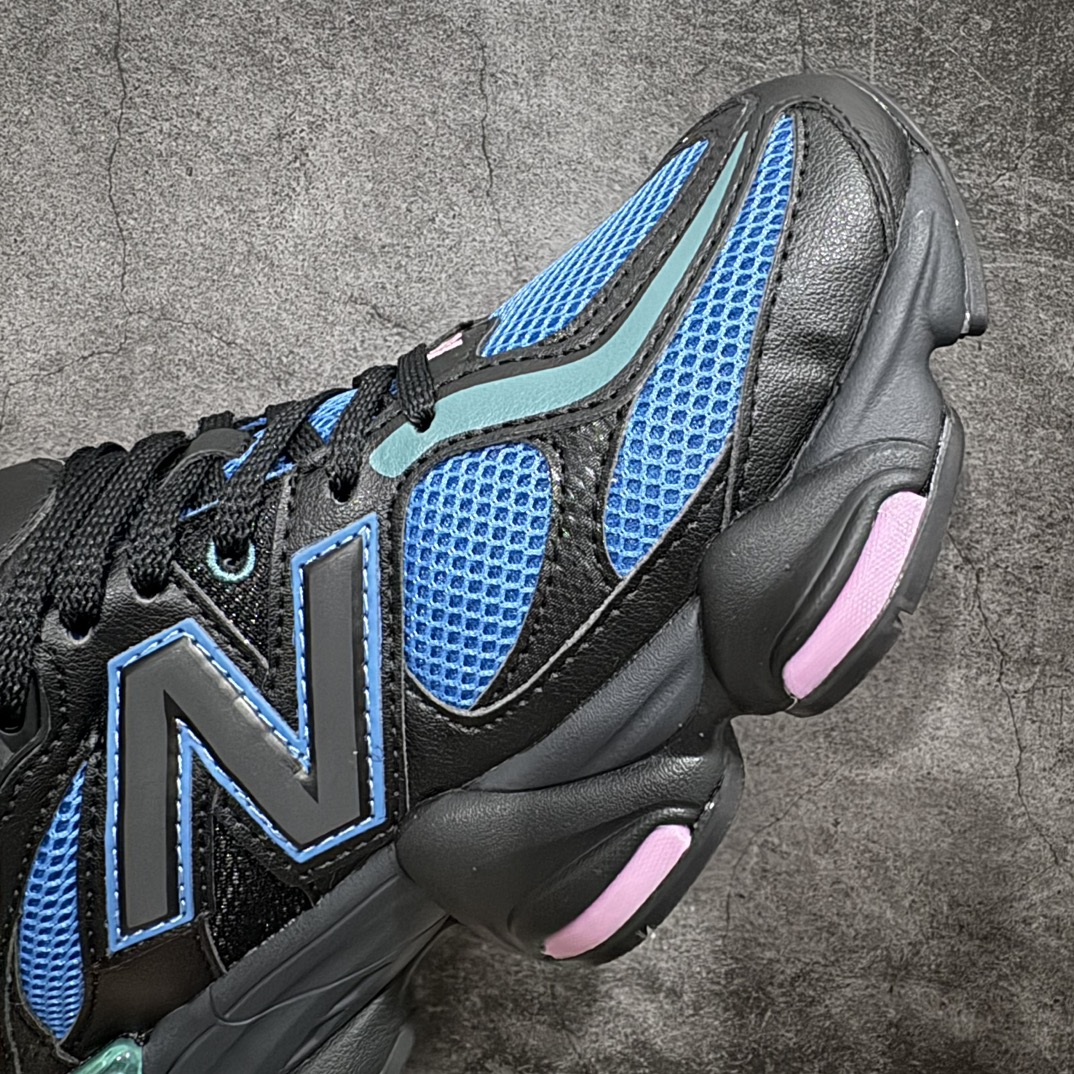 图片[6]-【公司级】 New Balance NB9060 联名款 复古休闲运动慢跑鞋 黑蓝 货号：U9060AGC 全套原楦原纸板原厂数据开发 进口三明治网面 原装进口翻毛皮料正确绒感卡色 正确中底拉帮中底网布细节 原厂标裁 带紫光防伪 定制后跟透明水晶模块 冲裁组合 大底贴合程度胶水上色把控完美 整洁度挑战全网艺术家 多道序QC把关品质完善 匠心打造 耗时两个月开发完成 工艺极其复杂难度可想而知 新开独立私模大底 全网唯一正确六层组合大底 高端零售专供产物Size：36 37 37.5 38 38.5 39 40 40.5 41 42 42.5 43 44 45  编码：LDS270290-鞋库