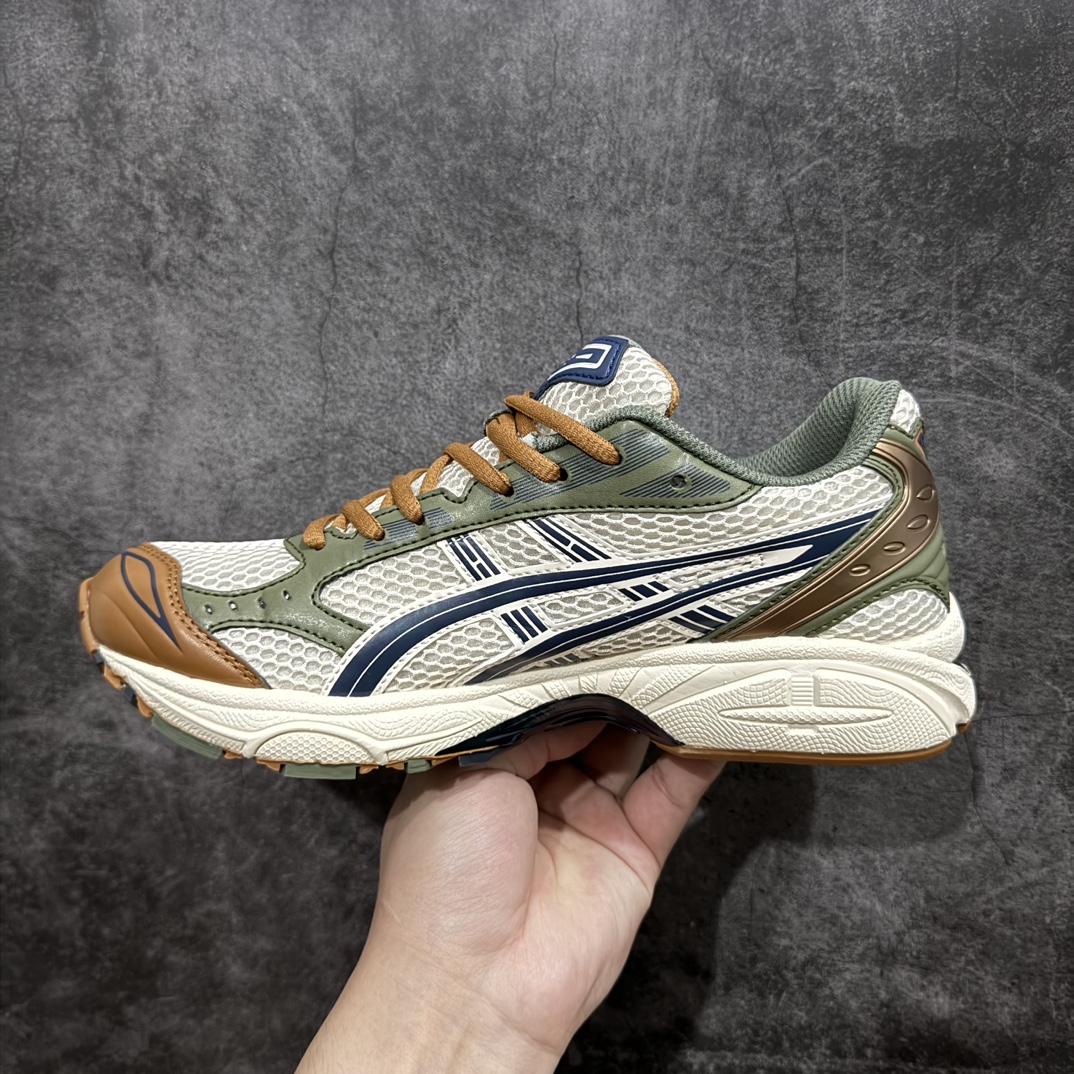 图片[2]-【纯原版】 ASICS GEL-KAYANO 14 亚瑟士系列轻量缓震休闲运动跑步鞋n设计师 Hidenori Yamashita 以「Flash」一词为灵感，创造出未来感金属色鞋面，改造升级内在性能，由内而外全面革新，为 GEL-KAYANO 家族传承及经典跑鞋文化的延续，创下里程碑式作品。ASICS GEL – KAYANO 14 跑鞋重新诠释了复古的跑步形状，并以其 2000 年代后期的美学理念重新铺装，银色与蓝色的鞋面极为高档.网面铺陈与鞋面、鞋头多处细节位增添了透气性。ASICS GEL – KAYANO 14的鞋后跟部中底上以及多密度耐磨鞋底增加了 GEL 缓震胶，提供高抗冲击性、缓冲性、可保护脚部免受地面冲击的影响，穿着舒适性十足「入手同款」 尺码：36 37 37.5 38 39 39.5 40.5 41.5 42 42.5 43.5 44 45 编码：LDS260280-鞋库