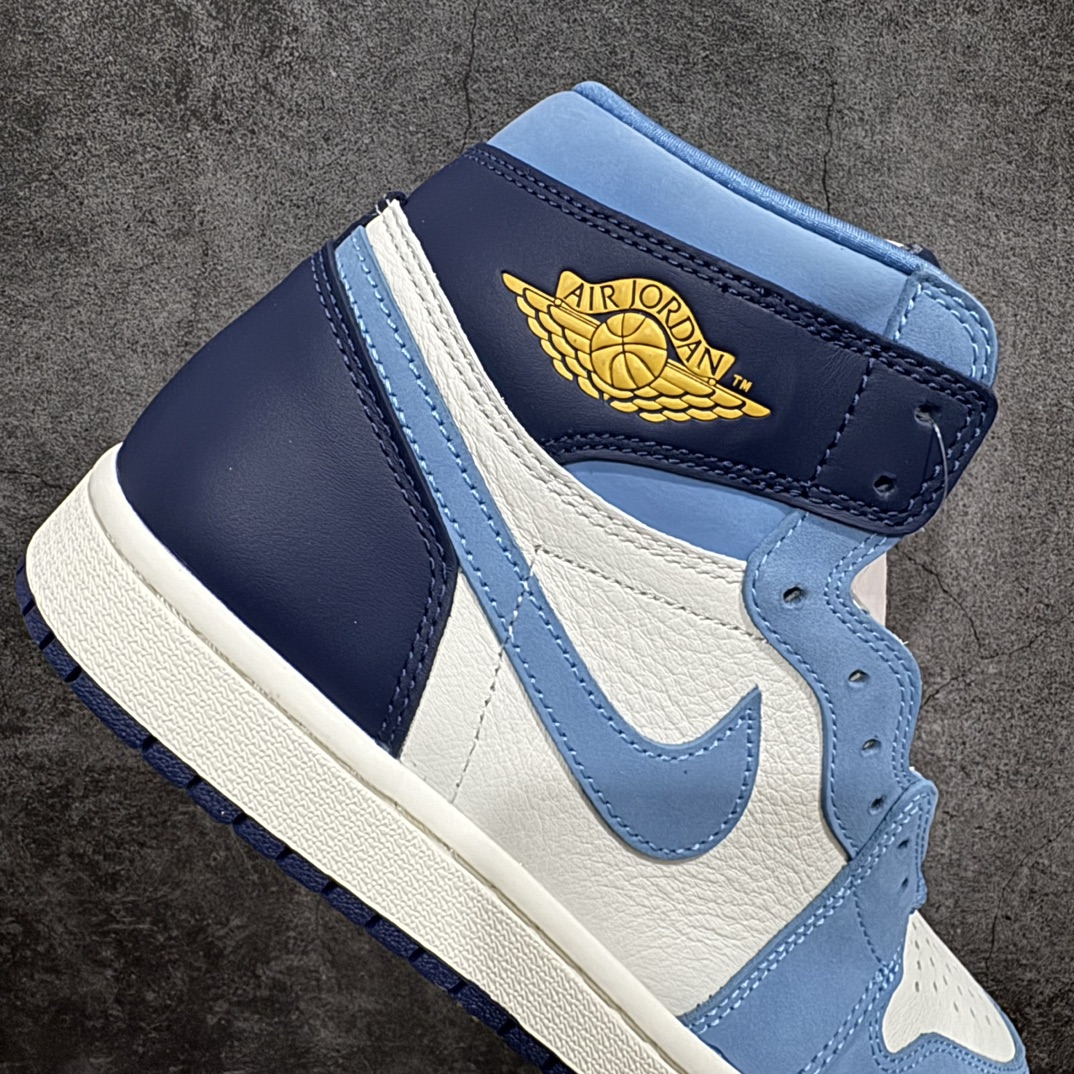 图片[7]-【原厂版】Air Jordan 1 Retro \”First in Flight\”北卡蓝脚趾 官方货号：FD2596 400Fn唯一可媲美原版 同价位区间无对手n全鞋电脑针车 精确间距匹配国内顶级头层皮料订染 用料绝不含糊飞翼3D高频深度立体 全方位比对原鞋n皮料全程玻璃冲刀 冲裁 清洁度完美工艺方面漏斗收腰 底线拉帮 LOGO立体 小到针眼排布 载片对称 冲孔效果 鞋标规范 鞋垫背胶等等n不吹不黑这个价位无敌，绝对无敌👏 Size：40 40.5 41.5 42 42.5 43 44 45 46 47.5 编码：X10290320-莆田鞋批发中心