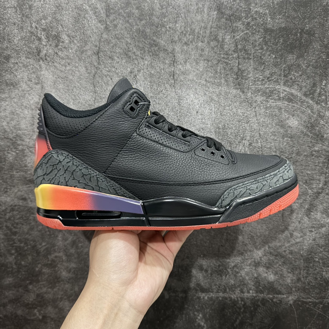 【莞产裁片】J Balvin x Air Jordan AJ3 联名黑红 彩虹渐变 FN0344-001n圈内最强三代系列 匠心打造 开发时长超过半年 目前可过各类鉴定或无法鉴定 裸鞋随便操作 全套原纸板楦头开发 原厂大底磨具加持立体防滑纹理 原装可视Air Sole气垫 原汁原味最完美的三代版型 唯一正确鞋头趴度弧度高度鞋身腰线 原厂TPU彩虹扎染后跟饰片 正确内里反口里网布 皮料菱角分明不变形无多余毛边 广东原厂zp同批次手工大底描漆拉丝 市场唯一原厂鞋扣模具 原厂织唛标 原厂飞人电绣工艺 尾指中部跳三针 独家绑鞋带手法 印刷中底布 四线拉帮 米色美纹纸贴合固定 进口港宝加持 后跟自然饱满 全鞋荧光划线卡点 追求极致完美 每一双都是工艺品 多重QC质检 超越公司货的品控标准 实实在在的免检产品 SIZE：40.5 41 42 42.5 43 44 44.5 45 45.5 46 47.5  编码：BD480520-鞋库