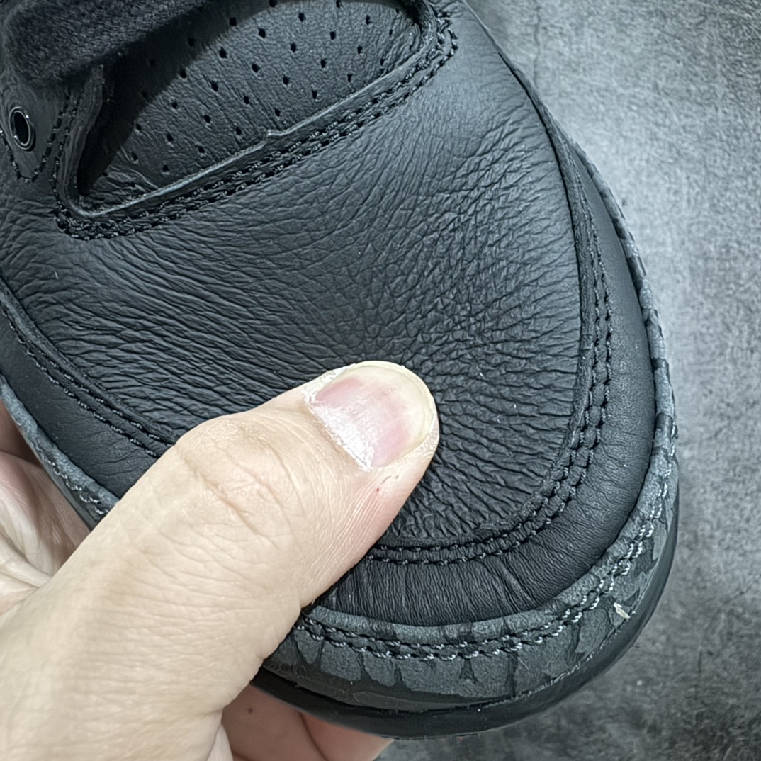 图片[4]-【PK版本】J Balvin x Air Jordan AJ3 联名黑红 彩虹渐变 FN0344-001n圈内最强三代系列 匠心打造 开发时长超过半年 目前可过各类鉴定或无法鉴定 裸鞋随便操作 全套原纸板楦头开发 原厂大底磨具加持立体防滑纹理 原装可视Air Sole气垫 原汁原味最完美的三代版型 唯一正确鞋头趴度弧度高度鞋身腰线 原厂TPU彩虹扎染后跟饰片 正确内里反口里网布 皮料菱角分明不变形无多余毛边 广东原厂zp同批次手工大底描漆拉丝 市场唯一原厂鞋扣模具 原厂织唛标 原厂飞人电绣工艺 尾指中部跳三针 独家绑鞋带手法 印刷中底布 四线拉帮 米色美纹纸贴合固定 进口港宝加持 后跟自然饱满 全鞋荧光划线卡点 追求极致完美 每一双都是工艺品 多重QC质检 超越公司货的品控标准 实实在在的免检产品 SIZE：40.5 41 42 42.5 43 44 44.5 45 45.5 46 47.5  编码：T1460480-鞋库