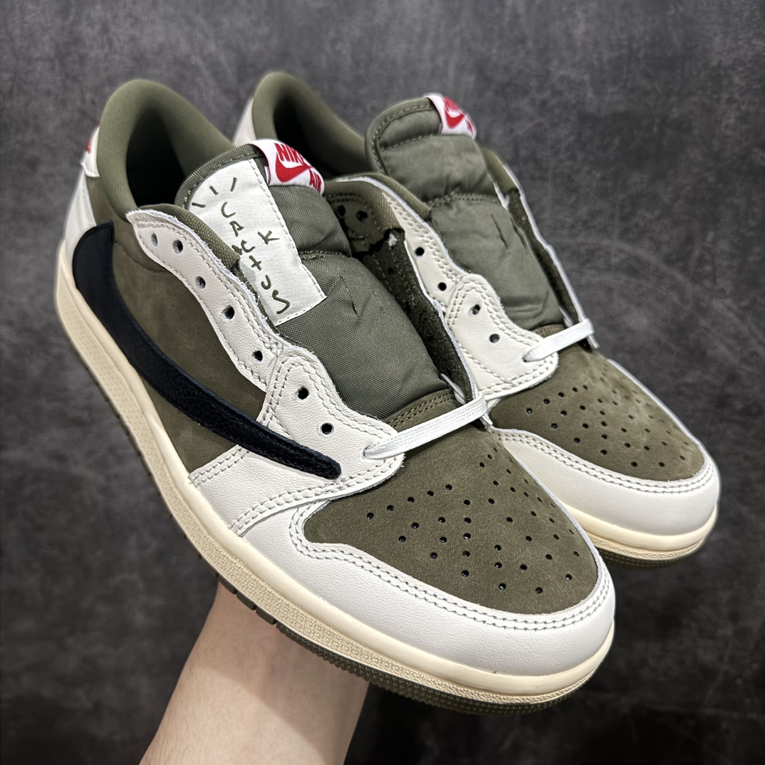 【莞顶LJR版本】Travis Scott x Air Jordan AJ1 Low OG SP TS联名倒钩8.0低帮 白橄榄绿 DM7866-200全新改良批次 圈内最强倒钩系列n高端零售裸鞋圈特供批次 产品品控稳定性领先行业SZ原厂全套原楦原纸板冲刀磨具开发 原厂皮料加持 原厂港宝加持定型后跟R度完美 同源原厂电绣 鬼脸飞翼针数密度立体效果一致 百分百一致原鞋 原厂拉帮工艺 针距密度一致 后跟弧度收口自然不对折 极致一眼正品既视感 进口玻璃冲刀皮料裁剪零毛边 全鞋电脑针车工艺 品控清洁度最高QC检验标准 免检产品 原厂订购鞋盒、鞋标、防尘纸、鞋撑、鞋带 追求极致的原厂味道SIZE：36 36.5 37.5 38 38.5 39 40 40.5 41 42 42.5 43 44 44.5 45 45.5 46 47.5 48.5 编码：LJQ540570-莆田鞋批发中心