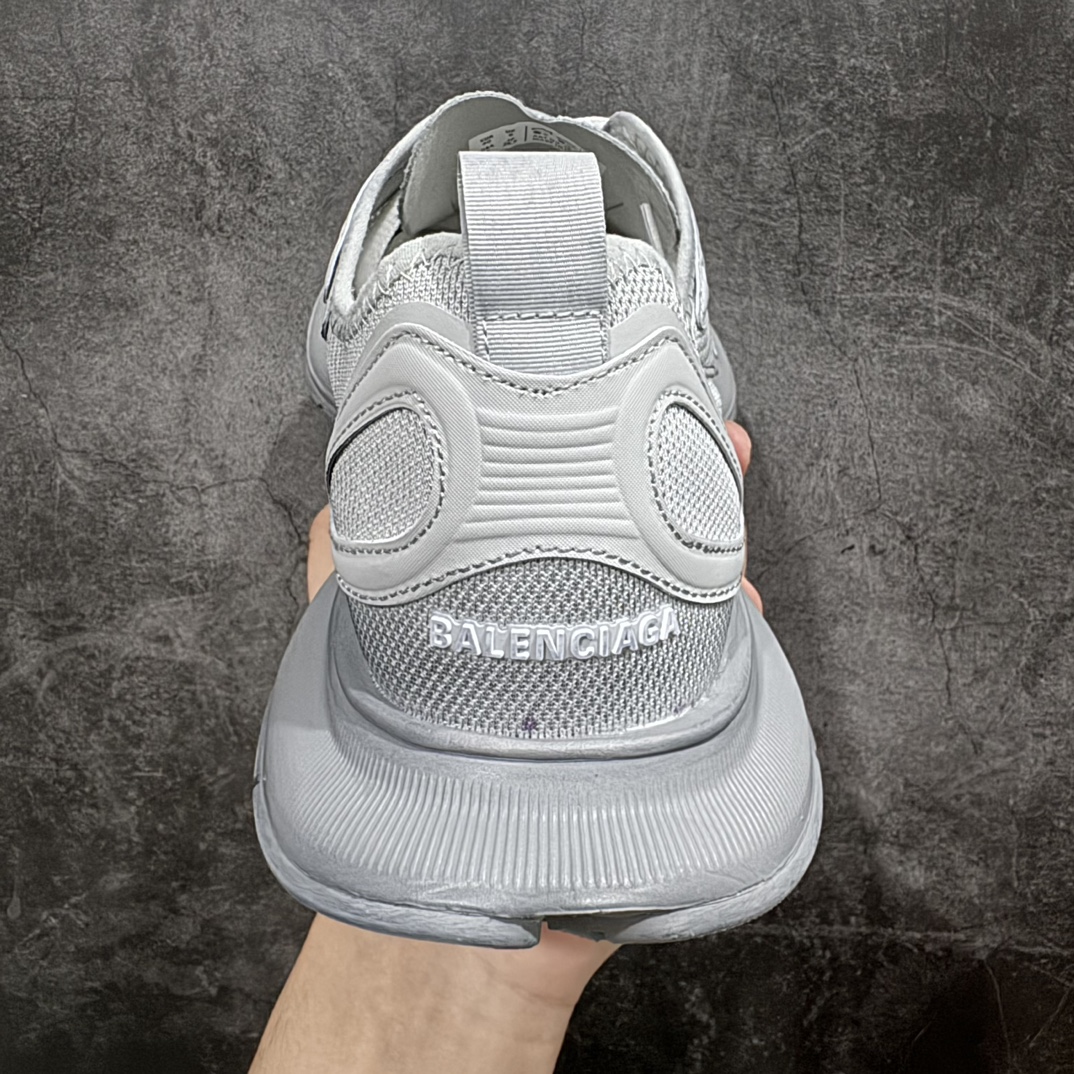 图片[4]-【OK纯原版本】巴黎世家BALENCIAGA Circuit Sneakers 环道系列低帮复古阔型底姥爹风潮流百搭休闲慢跑鞋 银灰色nn男女鞋 配件防尘袋及附送鞋带n原档案原楦数据开发。n采用轻量透气网织布组合纤维革鞋面材质n内嵌加厚EVA环型鞋垫全新开发3层私模,搭载轻量发泡EVA缓震中底,组合防滑橡胶大底❗ 尺码：35-46 编码：DF400430-鞋库