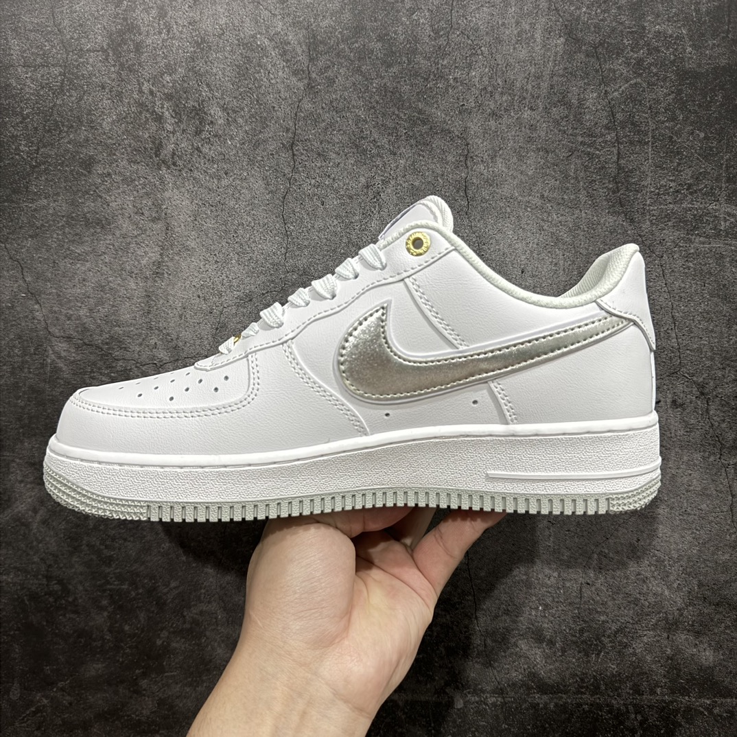 图片[2]-【公司级】海外限量发售Nike Air Force 1 \’07 Low “40周年联名–亮银”空军一号 低帮 运动鞋 休闲鞋 折边针车 工艺难度大 原楦头原纸板 原装鞋盒 定制五金配件 内置全掌气垫 原厂鞋底货号：XP9688-760 Size：36 36.5 37.5 38 38.5 39 40 40.5 41 42 42.5 43 44 44.5 45 编码：HXS250260-鞋库