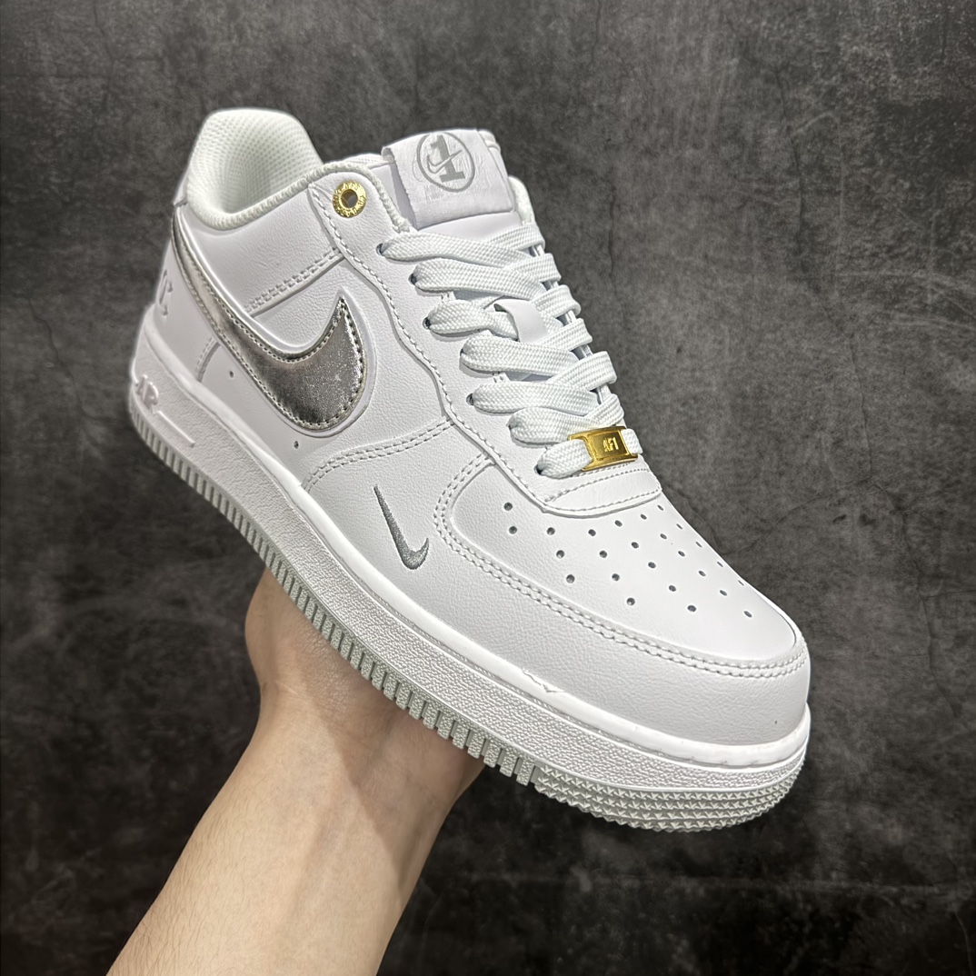 图片[3]-【公司级】海外限量发售Nike Air Force 1 \’07 Low “40周年联名–亮银”空军一号 低帮 运动鞋 休闲鞋 折边针车 工艺难度大 原楦头原纸板 原装鞋盒 定制五金配件 内置全掌气垫 原厂鞋底货号：XP9688-760 Size：36 36.5 37.5 38 38.5 39 40 40.5 41 42 42.5 43 44 44.5 45 编码：HXS250260-鞋库