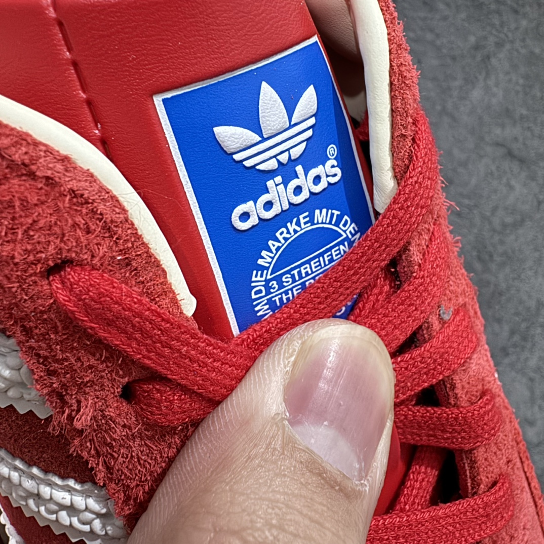 图片[5]-【VT纯原】AD Original Gazelle Indoor Trainers 瞪羚室内鞋系列低帮复古百搭休闲运动德训风板鞋 红白IF1808nn高端零售特供批次原厂定制长毛翻毛皮组合环保纤维革鞋面材质内置环保海玻璃鞋垫 外置RB橡胶大底产品品控稳定性领先行业原厂全套原楦原纸板冲刀磨具开发 原厂皮料加持原厂港宝加持定型后跟R度完美 将复古进行到底简约流畅 三十年不变经典 这款Gazelle运动鞋 无论面料、配色、质感或设计 都只在重现其1991年原款的经典 皮革鞋面 撞色三条纹和鞋跟标的设计 力求呈现90年代的经典复古风潮 Samba火热的同时 也带动了其它的复古鞋型 Gazelle便是其中一只 Gazelle Indoor拥有包边更宽的T字型鞋头 更好的保护运动员的前掌 浓浓的复古氛围感 非常适合现在流行的Cleanfit风格  尺码：36-45 编码：Z240260-莆田鞋批发中心