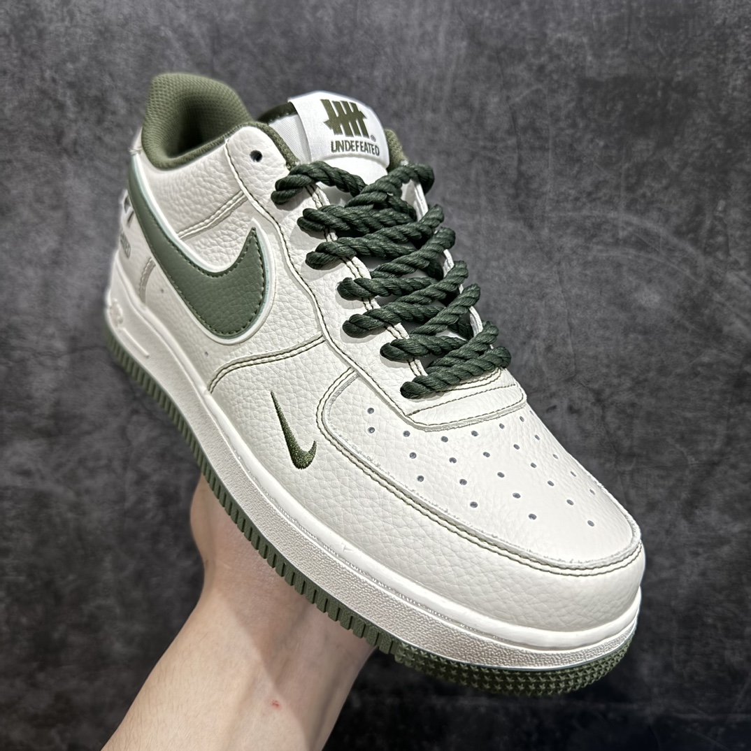 图片[3]-【公司级】高端定制 洛杉矶潮牌店限量发售 Undefeated x Nike Air Force 1 Low 军绿 麻绳 空军一号低帮休闲板鞋 定制皮料 原装定制鞋盒 炫彩反光 细节满满 原楦头原纸板 内置全掌气垫货号：UT2023-202SIZE：36 36.5 37.5 38 38.5 39 40 40.5 41 42 42.5 43 44 44.5 45 编码：HXS310320-鞋库