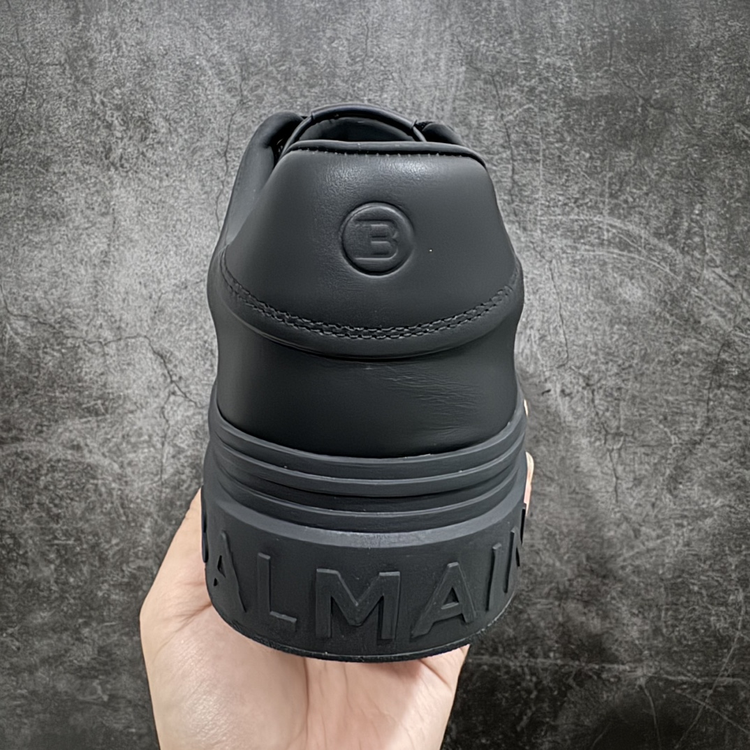 图片[4]-【广东纯原版本】新款系列出货 BALMAiN巴尔曼 B-Court 休闲男款板鞋 官网已经发售 平台力推流量热款 BALMAIN以其大胆而富有远见的廓形而著称 旨在为穿着者赋予力量 这款鞋履采用全身小牛皮鞋面拼接 牛皮内里垫脚 包裹性舒适性能强 鞋舌Balmain标志细节 鞋底独家开发私模 全网第一家出货 鞋后跟立体字母logo细节 鞋底Balmain标志 全套原版一致包装 尺码 38 39 40 41 42 43 44 45 46-选品中心