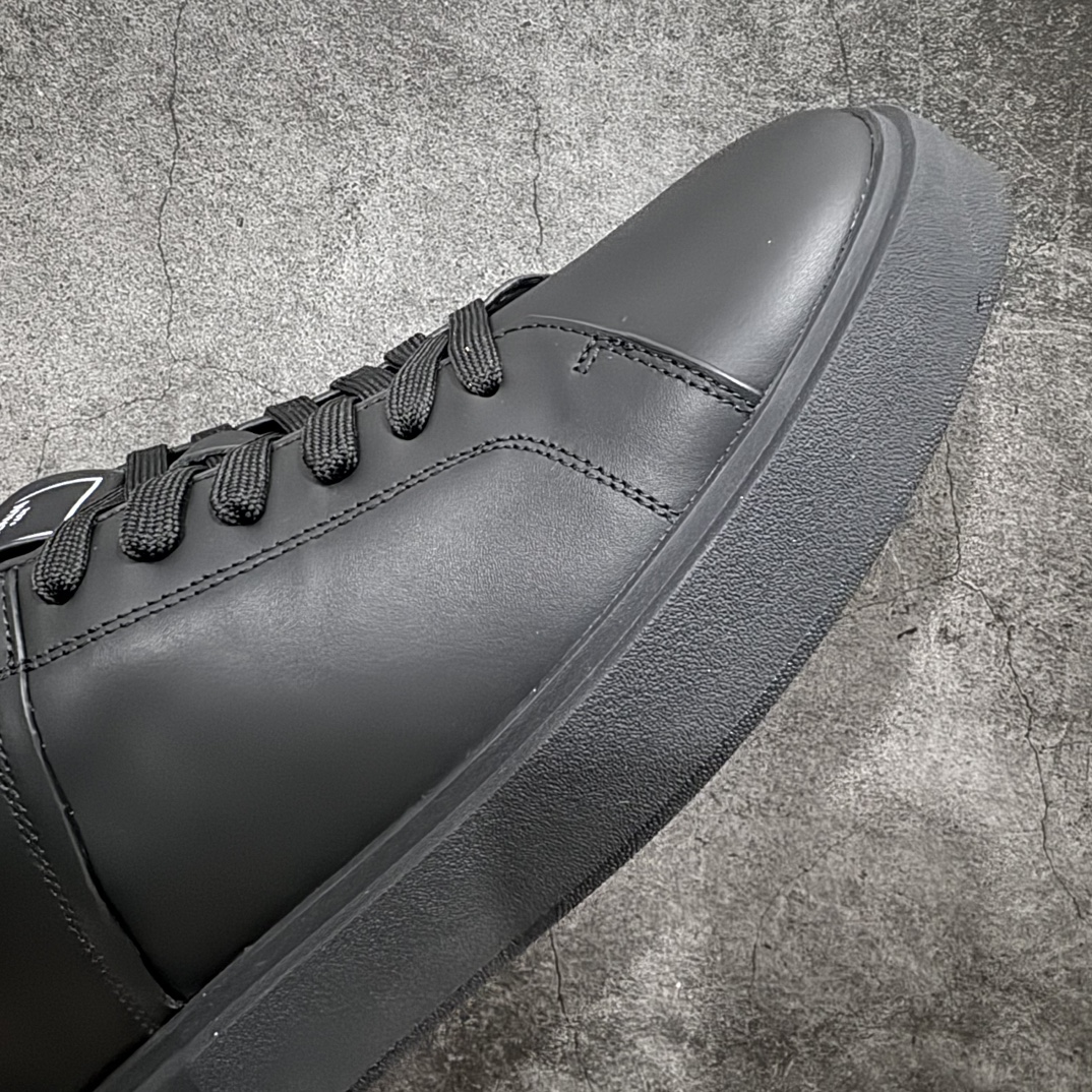 图片[6]-【广东纯原版本】新款系列出货 BALMAiN巴尔曼 B-Court 休闲男款板鞋 官网已经发售 平台力推流量热款 BALMAIN以其大胆而富有远见的廓形而著称 旨在为穿着者赋予力量 这款鞋履采用全身小牛皮鞋面拼接 牛皮内里垫脚 包裹性舒适性能强 鞋舌Balmain标志细节 鞋底独家开发私模 全网第一家出货 鞋后跟立体字母logo细节 鞋底Balmain标志 全套原版一致包装 尺码 38 39 40 41 42 43 44 45 46-选品中心