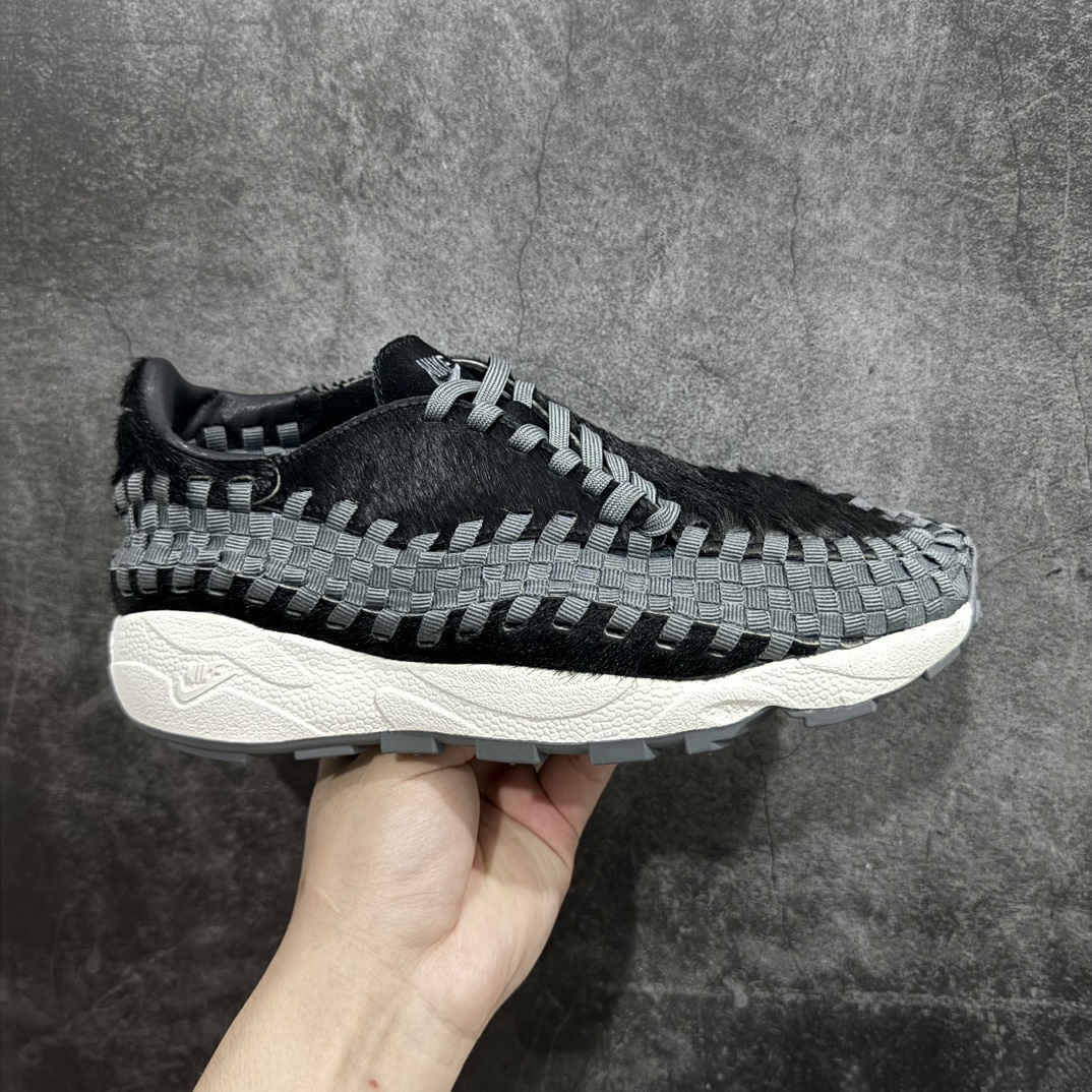 【纯原版】NIKE Air Footscape Woven不对称编织休闲鞋 纯原版本Footscape 采用宽鞋头和横向系带n为自然运动提供另一种贴合方式n不对称编织细节具有双重用途n既点缀柔软的绒面革鞋面n又增加了另一层包裹足部的空间n在里面，您会发现超柔软的泡沫中底和鞋跟处的 Nike Air 缓震装置 官方货号: FB1959-001 尺码：40 40.5 41 42 42.5 43 44 44.5 45  编码：MG310330-鞋库