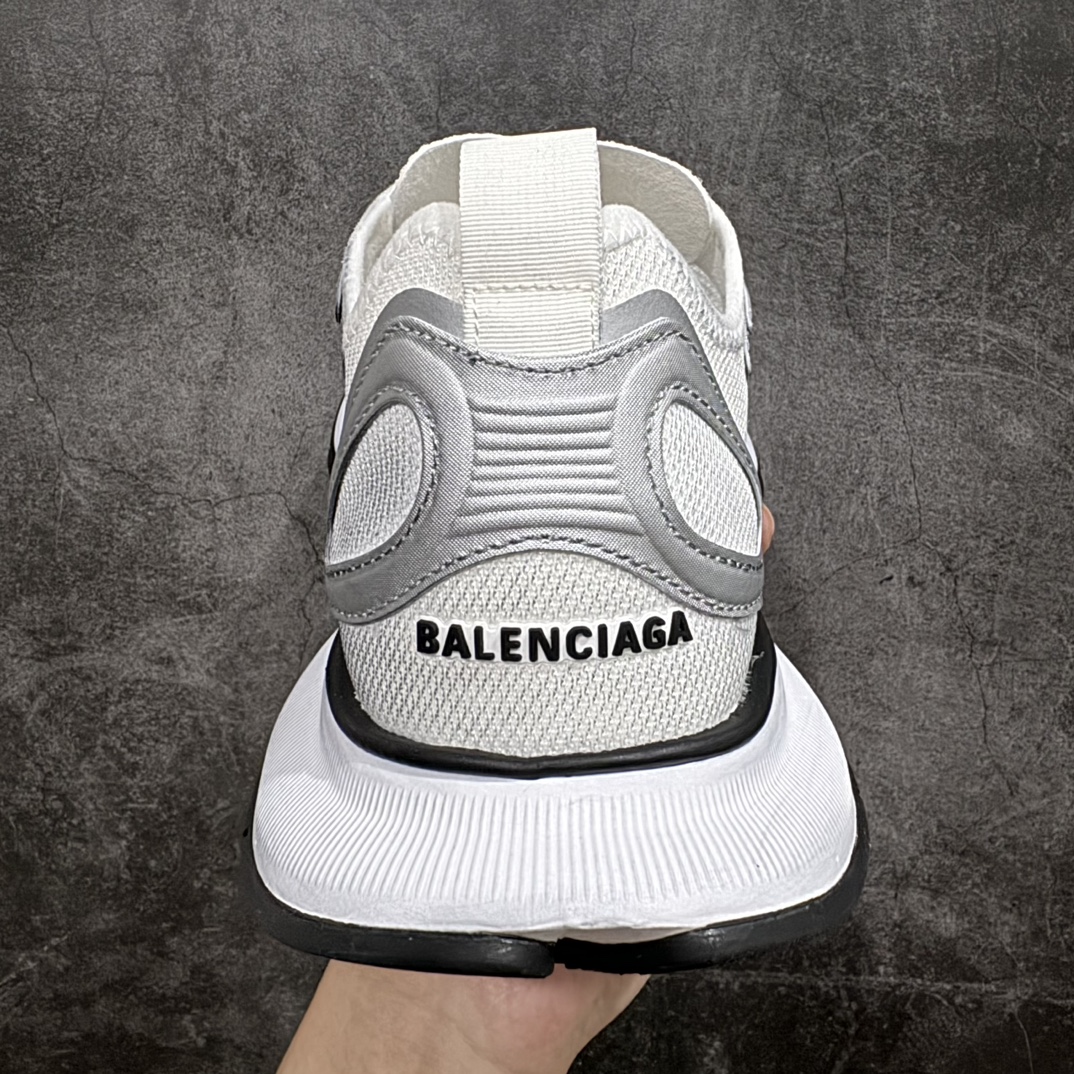 图片[4]-【OK纯原版本】巴黎世家BALENCIAGA Circuit Sneakers 环道系列低帮复古阔型底姥爹风潮流百搭休闲慢跑鞋 银灰色nn男女鞋 配件防尘袋及附送鞋带n原档案原楦数据开发。n采用轻量透气网织布组合纤维革鞋面材质n内嵌加厚EVA环型鞋垫全新开发3层私模,搭载轻量发泡EVA缓震中底,组合防滑橡胶大底❗ 尺码：35-46 编码：DF400430-鞋库