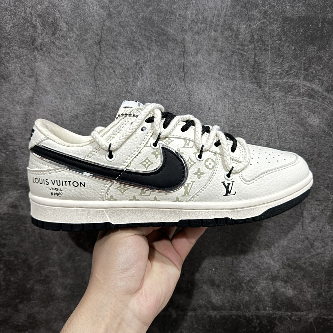 【定制版】Nk SB Dunk Low LV联名-米黑勾银边印花 周年高端定制 低帮休闲板鞋 SJ2068-243n定制鞋盒 大厂纯原品质出货 超高清洁度 皮料切割干净无任何毛边 细节完美  尺码：36 36.5 37.5 38 38.5 39 40 40.5 41 42 42.5 43 44 44.5 45  编码：HXS340360-莆田鞋批发中心