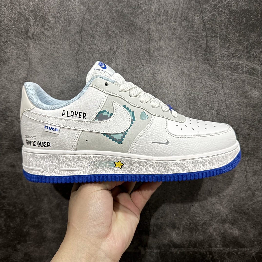 【公司级】Nk Air Force 1\’07 Low \”Mario\” 马里奥联名 空军一号低帮休闲板鞋 FB1844-222n#经典游戏风格《超级马里奥兄弟》中，他靠吃蘑菇变成超级马里奥，特征是大鼻子、头戴帽子、身穿背带裤，还留着胡子。与他的双胞胎兄弟路易吉一起，长年担任任天堂的招牌角色。 尺码：36 36.5 37.5 38 38.5 39 40 40.5 41 42 42.5 43 44 44.5 45  编码：LF290300-鞋库