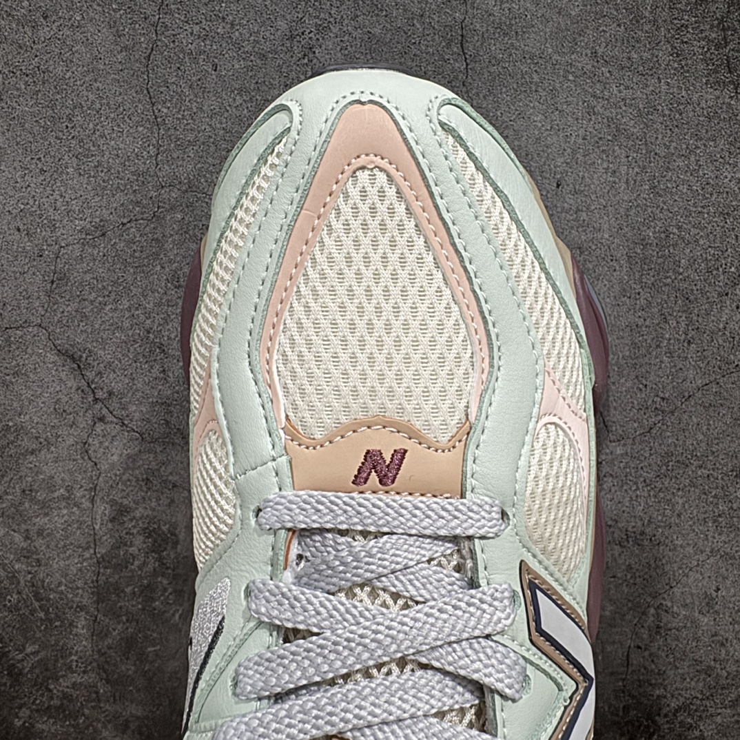 260 【纯原版】 New Balance NB9060 联名款 复古休闲运动慢跑鞋 粉绿色 U9060GCA