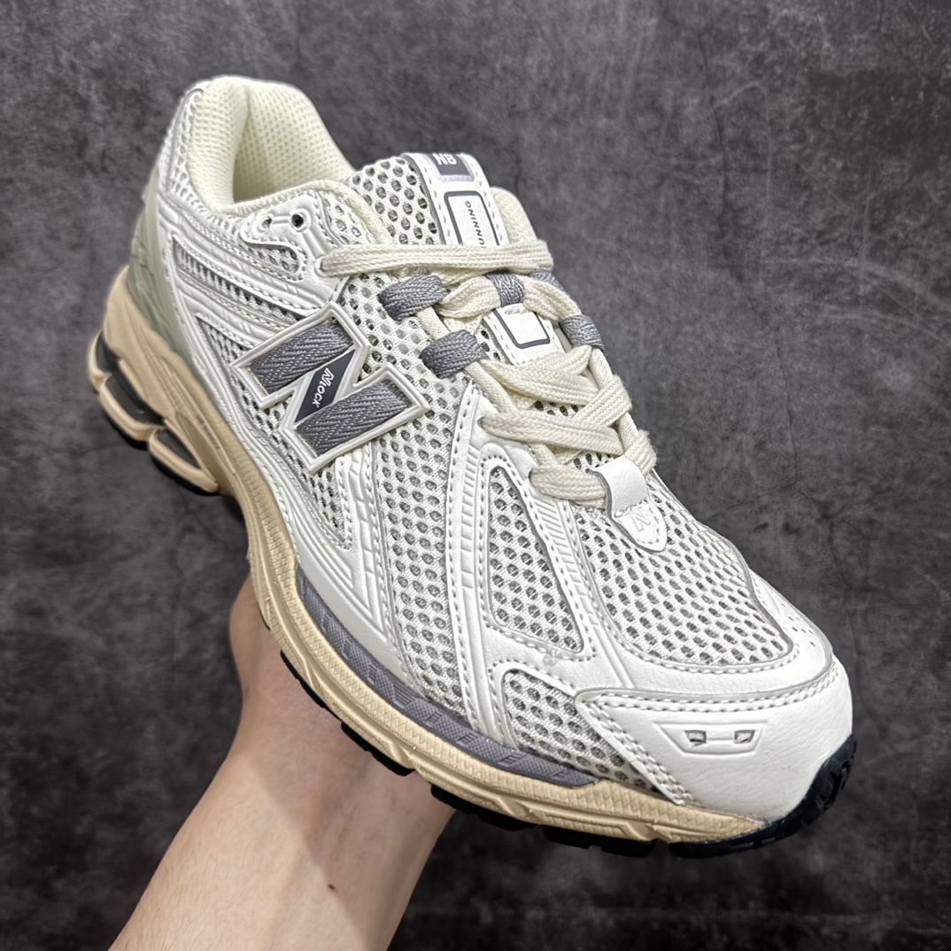 图片[4]-纯原特价 【纯原R版】新百伦NB New Balance M1906RP 灰色 原版本 工厂全系8个配色福利清仓 全套原楦原纸板原厂数据开发 进口三明治网面 原装进口皮料正确绒感卡色 正确中底拉帮中底网布细节 原厂标裁 带紫光防伪 定制后跟透明水晶模块 冲裁组合 大底贴合程度胶水上色把控完美 整洁度挑战全网艺术家 多道序QC把关品质完善 匠心打造 耗时两个月开发完成 工艺极其复杂难度可想而知 新开独立私模大底 全网唯一正确六层组合大底 高端零售专供产物 尺码：36 36.5 37 37.5 38 38.5 39.5 40 40.5 41.5 42 42.5 43 44 45-选品中心