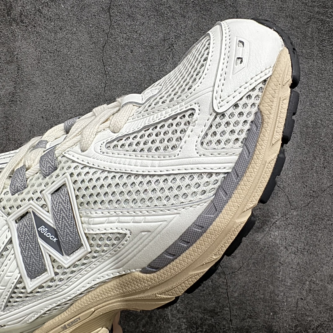 图片[6]-纯原特价 【纯原R版】新百伦NB New Balance M1906RP 灰色 原版本 工厂全系8个配色福利清仓 全套原楦原纸板原厂数据开发 进口三明治网面 原装进口皮料正确绒感卡色 正确中底拉帮中底网布细节 原厂标裁 带紫光防伪 定制后跟透明水晶模块 冲裁组合 大底贴合程度胶水上色把控完美 整洁度挑战全网艺术家 多道序QC把关品质完善 匠心打造 耗时两个月开发完成 工艺极其复杂难度可想而知 新开独立私模大底 全网唯一正确六层组合大底 高端零售专供产物 尺码：36 36.5 37 37.5 38 38.5 39.5 40 40.5 41.5 42 42.5 43 44 45-选品中心