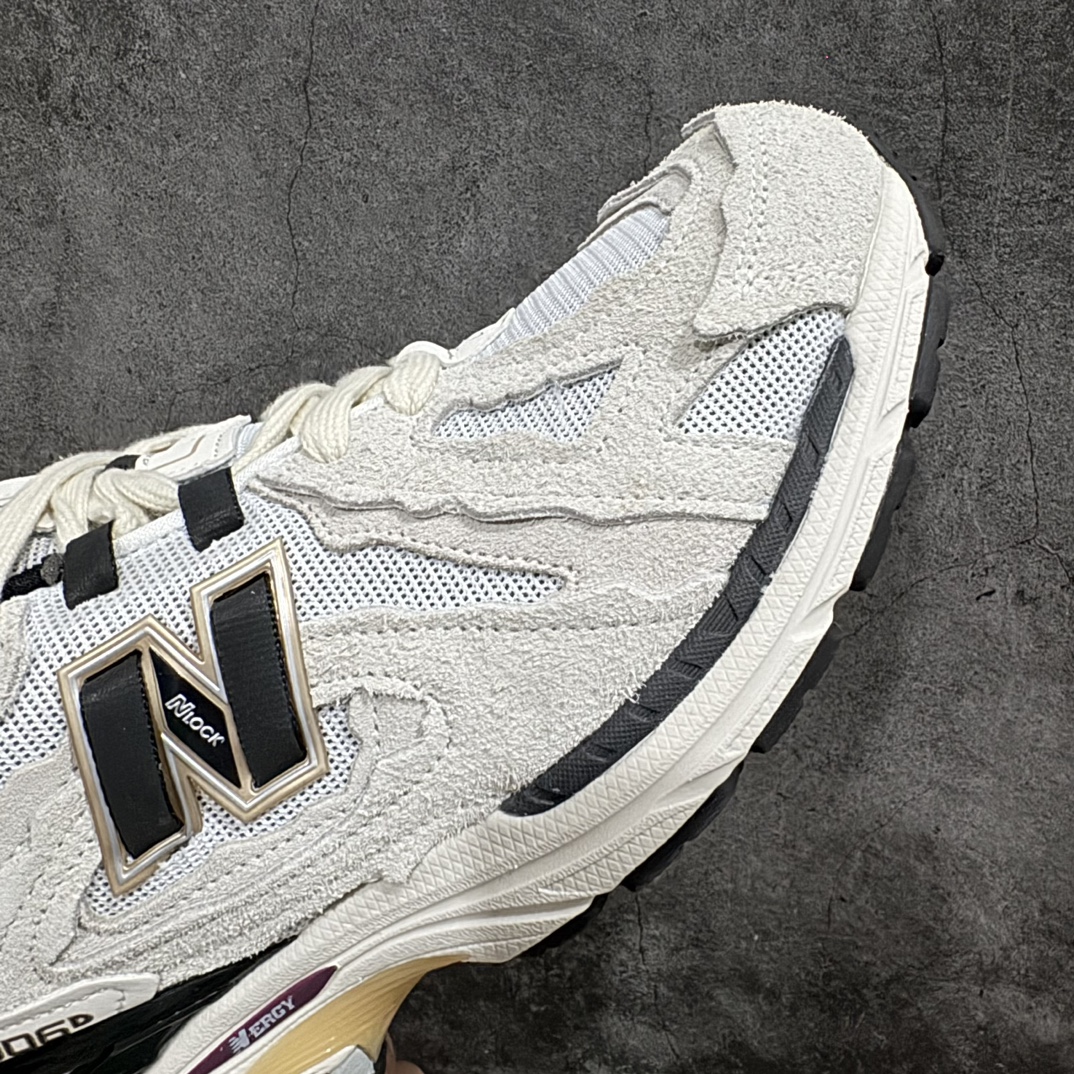 图片[6]-纯原特价 【纯原R版】新百伦NB New Balance M1906DC白鲸白 原版本 工厂全系8个配色福利清仓 全套原楦原纸板原厂数据开发 进口三明治网面 原装进口皮料正确绒感卡色 正确中底拉帮中底网布细节 原厂标裁 带紫光防伪 定制后跟透明水晶模块 冲裁组合 大底贴合程度胶水上色把控完美 整洁度挑战全网艺术家 多道序QC把关品质完善 匠心打造 耗时两个月开发完成 工艺极其复杂难度可想而知 新开独立私模大底 全网唯一正确六层组合大底 高端零售专供产物 尺码：36 36.5 37 37.5 38 38.5 39.5 40 40.5 41.5 42 42.5 43 44 45-选品中心