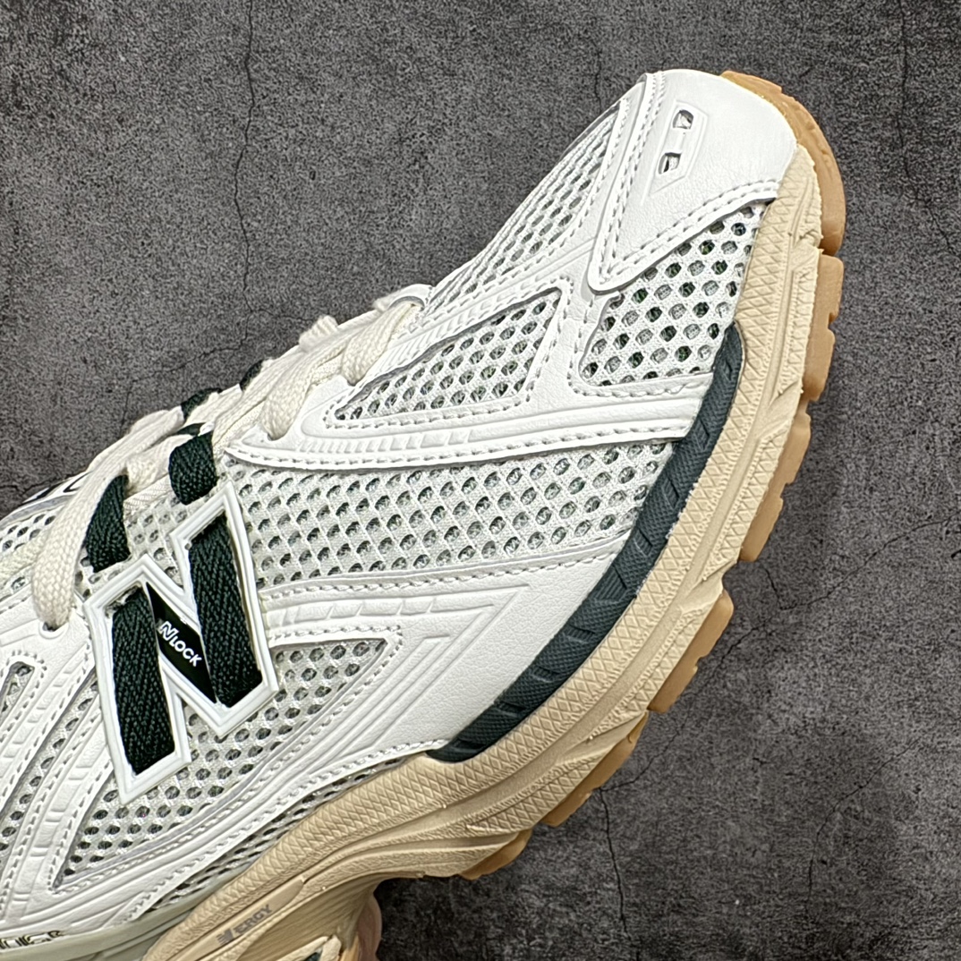 图片[5]-纯原特价 【纯原R版】新百伦NB New Balance M1906RQ 复古绿 原版本 工厂全系8个配色福利清仓 全套原楦原纸板原厂数据开发 进口三明治网面 原装进口皮料正确绒感卡色 正确中底拉帮中底网布细节 原厂标裁 带紫光防伪 定制后跟透明水晶模块 冲裁组合 大底贴合程度胶水上色把控完美 整洁度挑战全网艺术家 多道序QC把关品质完善 匠心打造 耗时两个月开发完成 工艺极其复杂难度可想而知 新开独立私模大底 全网唯一正确六层组合大底 高端零售专供产物 尺码：36 36.5 37 37.5 38 38.5 39.5 40 40.5 41.5 42 42.5 43 44 45-选品中心