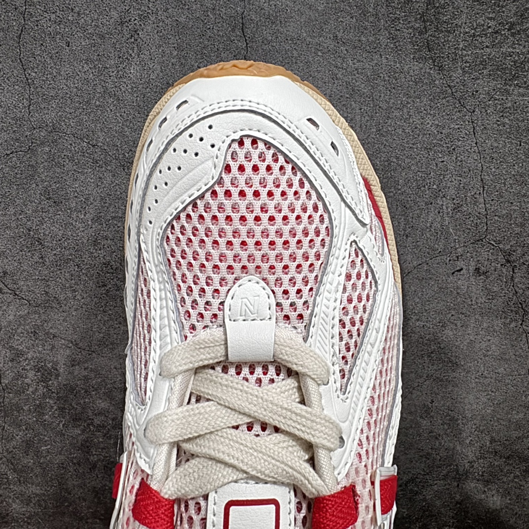 图片[5]-纯原特价 【纯原R版】新百伦NB New Balance M1906RO 白红 原版本 工厂全系8个配色福利清仓 全套原楦原纸板原厂数据开发 进口三明治网面 原装进口皮料正确绒感卡色 正确中底拉帮中底网布细节 原厂标裁 带紫光防伪 定制后跟透明水晶模块 冲裁组合 大底贴合程度胶水上色把控完美 整洁度挑战全网艺术家 多道序QC把关品质完善 匠心打造 耗时两个月开发完成 工艺极其复杂难度可想而知 新开独立私模大底 全网唯一正确六层组合大底 高端零售专供产物 尺码：36 36.5 37 37.5 38 38.5 39.5 40 40.5 41.5 42 42.5 43 44 45-选品中心