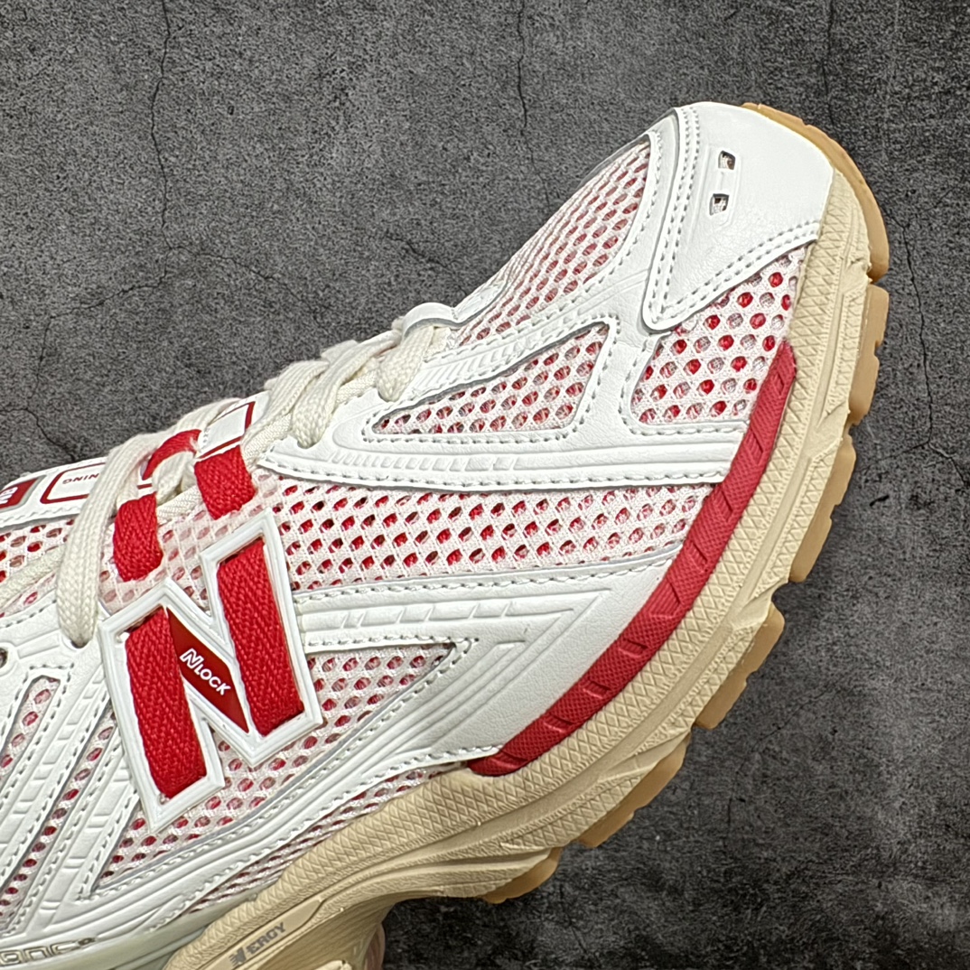 图片[6]-纯原特价 【纯原R版】新百伦NB New Balance M1906RO 白红 原版本 工厂全系8个配色福利清仓 全套原楦原纸板原厂数据开发 进口三明治网面 原装进口皮料正确绒感卡色 正确中底拉帮中底网布细节 原厂标裁 带紫光防伪 定制后跟透明水晶模块 冲裁组合 大底贴合程度胶水上色把控完美 整洁度挑战全网艺术家 多道序QC把关品质完善 匠心打造 耗时两个月开发完成 工艺极其复杂难度可想而知 新开独立私模大底 全网唯一正确六层组合大底 高端零售专供产物 尺码：36 36.5 37 37.5 38 38.5 39.5 40 40.5 41.5 42 42.5 43 44 45-选品中心