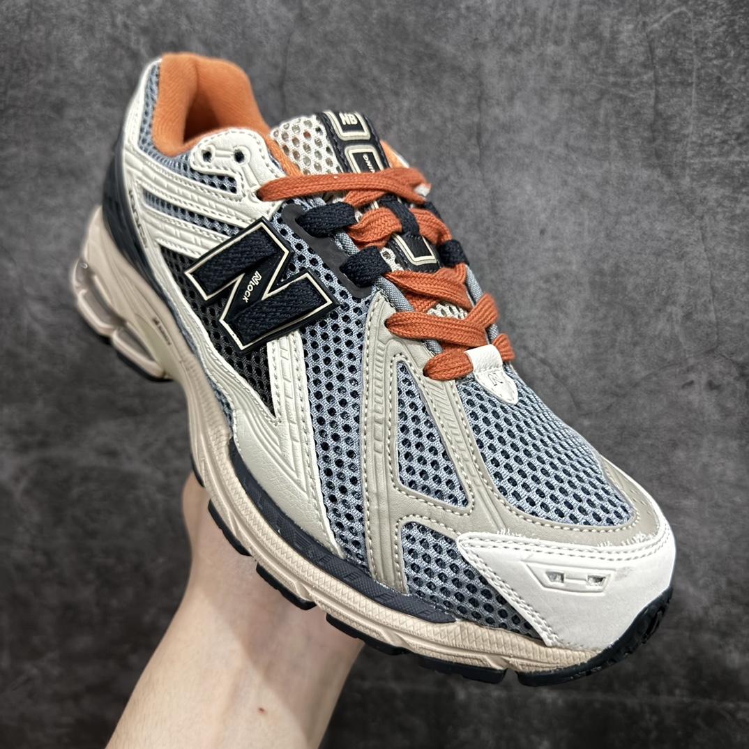 图片[3]-纯原特价 【纯原R版】新百伦NB New Balance M1906RSA蓝银黑 原版本 工厂全系8个配色福利清仓 全套原楦原纸板原厂数据开发 进口三明治网面 原装进口皮料正确绒感卡色 正确中底拉帮中底网布细节 原厂标裁 带紫光防伪 定制后跟透明水晶模块 冲裁组合 大底贴合程度胶水上色把控完美 整洁度挑战全网艺术家 多道序QC把关品质完善 匠心打造 耗时两个月开发完成 工艺极其复杂难度可想而知 新开独立私模大底 全网唯一正确六层组合大底 高端零售专供产物 尺码：36 36.5 37 37.5 38 38.5 39.5 40 40.5 41.5 42 42.5 43 44 45-选品中心