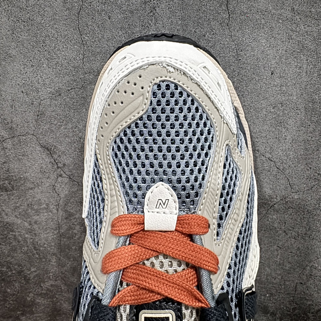 图片[5]-纯原特价 【纯原R版】新百伦NB New Balance M1906RSA蓝银黑 原版本 工厂全系8个配色福利清仓 全套原楦原纸板原厂数据开发 进口三明治网面 原装进口皮料正确绒感卡色 正确中底拉帮中底网布细节 原厂标裁 带紫光防伪 定制后跟透明水晶模块 冲裁组合 大底贴合程度胶水上色把控完美 整洁度挑战全网艺术家 多道序QC把关品质完善 匠心打造 耗时两个月开发完成 工艺极其复杂难度可想而知 新开独立私模大底 全网唯一正确六层组合大底 高端零售专供产物 尺码：36 36.5 37 37.5 38 38.5 39.5 40 40.5 41.5 42 42.5 43 44 45-选品中心