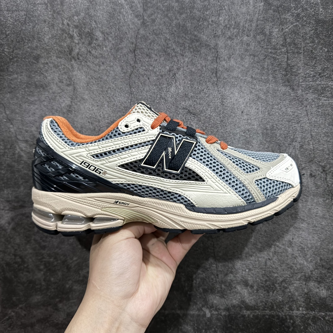 纯原特价 【纯原R版】新百伦NB New Balance M1906RSA蓝银黑 原版本 工厂全系8个配色福利清仓 全套原楦原纸板原厂数据开发 进口三明治网面 原装进口皮料正确绒感卡色 正确中底拉帮中底网布细节 原厂标裁 带紫光防伪 定制后跟透明水晶模块 冲裁组合 大底贴合程度胶水上色把控完美 整洁度挑战全网艺术家 多道序QC把关品质完善 匠心打造 耗时两个月开发完成 工艺极其复杂难度可想而知 新开独立私模大底 全网唯一正确六层组合大底 高端零售专供产物 尺码：36 36.5 37 37.5 38 38.5 39.5 40 40.5 41.5 42 42.5 43 44 45-选品中心