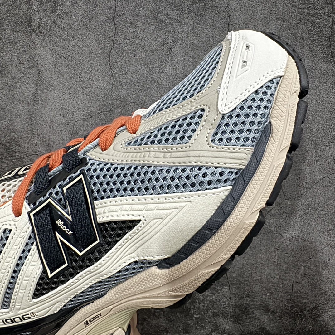 图片[6]-纯原特价 【纯原R版】新百伦NB New Balance M1906RSA蓝银黑 原版本 工厂全系8个配色福利清仓 全套原楦原纸板原厂数据开发 进口三明治网面 原装进口皮料正确绒感卡色 正确中底拉帮中底网布细节 原厂标裁 带紫光防伪 定制后跟透明水晶模块 冲裁组合 大底贴合程度胶水上色把控完美 整洁度挑战全网艺术家 多道序QC把关品质完善 匠心打造 耗时两个月开发完成 工艺极其复杂难度可想而知 新开独立私模大底 全网唯一正确六层组合大底 高端零售专供产物 尺码：36 36.5 37 37.5 38 38.5 39.5 40 40.5 41.5 42 42.5 43 44 45-选品中心