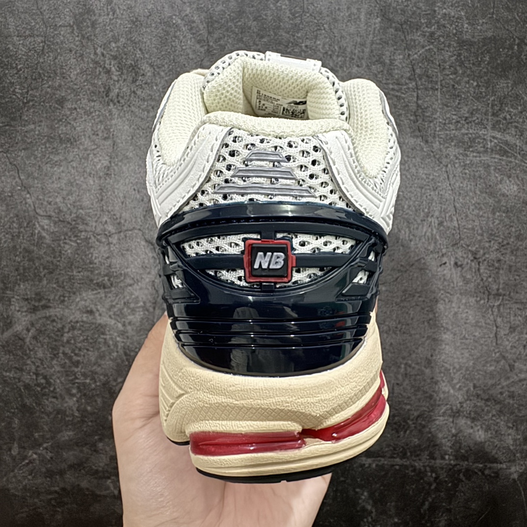 图片[4]-纯原特价 【纯原R版】新百伦NB New Balance M1906RR机能红 原版本 工厂全系8个配色福利清仓 全套原楦原纸板原厂数据开发 进口三明治网面 原装进口皮料正确绒感卡色 正确中底拉帮中底网布细节 原厂标裁 带紫光防伪 定制后跟透明水晶模块 冲裁组合 大底贴合程度胶水上色把控完美 整洁度挑战全网艺术家 多道序QC把关品质完善 匠心打造 耗时两个月开发完成 工艺极其复杂难度可想而知 新开独立私模大底 全网唯一正确六层组合大底 高端零售专供产物 尺码：36 36.5 37 37.5 38 38.5 39.5 40 40.5 41.5 42 42.5 43 44 45-选品中心