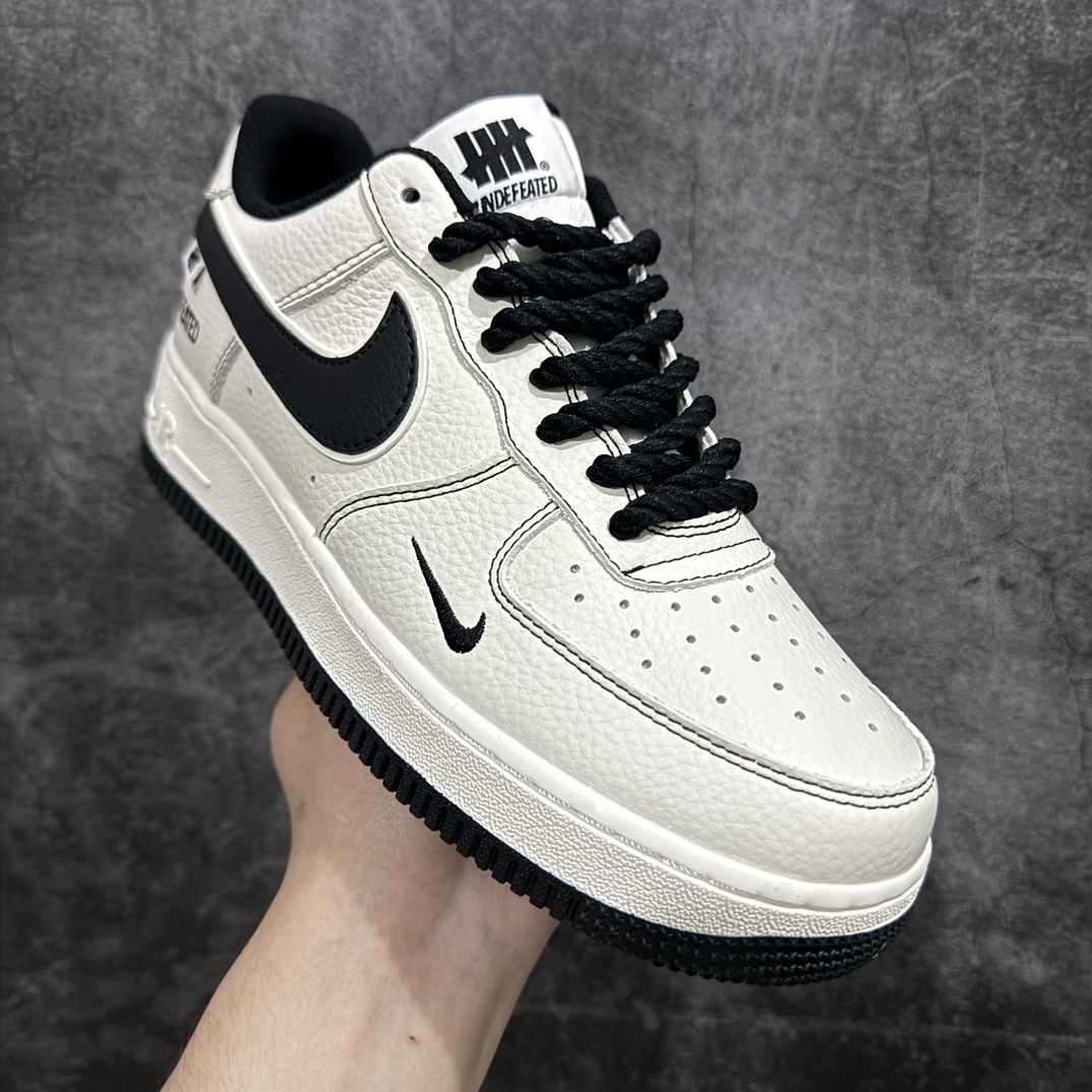 图片[3]-【公司级】高端定制 洛杉矶潮牌店限量发售 Undefeated x Nike Air Force 1 Low米黑 麻绳 空军一号低帮休闲板鞋 定制皮料 原装定制鞋盒 炫彩反光 细节满满 原楦头原纸板 内置全掌气垫货号：UT2023-201SIZE：36 36.5 37.5 38 38.5 39 40 40.5 41 42 42.5 43 44 44.5 45 编码：HXS310320-鞋库