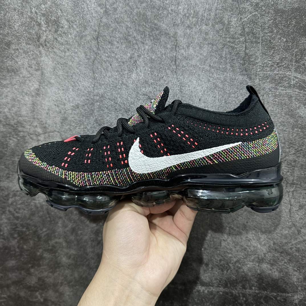 图片[2]-【纯原YH版】2023款 Nike Air VaporMax  Flyknit 耐磨 黑彩虹低帮跑步鞋 货号:DV1678-008nNike气垫慢跑鞋，极致用心独立开发‼️氮气充压原底气垫，进口针车机台 一针一线校准公司，完美还原度 ‼️原厂高频字体，鞋垫上印有耐克的风车标志，全长VaporMax鞋底单元两侧和外侧前脚掌上的Swoosh 标志完善了设计，区别市面印刷版字体，鞋型完美无解，随意乱 区别市面真标 欢迎对比. 尺码：35.5 36 36.5 37.5 38 38.5 39 40 40.5 41 42 42.5 43 44 44.5 45 46 47.5 编码：DF310330-鞋库