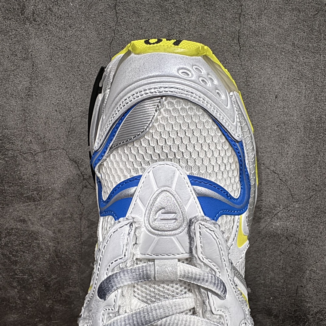 图片[5]-【纯原OK版】BALENCIAGA Runner 2.0 Sneaker 巴黎世家七代慢跑系列低帮复古野跑潮流运动鞋老爹鞋n尼龙和网布材质 磨损效果 鞋头边缘印有尺码 背面浮印尺码 外侧印有跑者徽标 鞋舌刺绣 Balenciaga 品牌标识 鞋跟背面 Balenciaga品牌标识 材质采用65%聚氨酯、35%聚酯纤维 全新 Runner 鞋型轮廓借鉴于 2000 年初的复古线条 搭载大网眼面料制成鞋面基础，由粉色、白色尼龍与橡胶质地覆盖鞋面诠释线条感 当中透过几道手缝线与折损痕更是精准的掌握历经时间淬炼的破旧痕迹 延续其手法至鞋领、鞋跟、鞋带、中底等部分均饰有破损及脏污之貌 尤其是鞋领处与鞋带孔眼条更是采用不规则做旧技术将内容物泡棉随机露出  尺码：35 36 37 38 39 40 41 42 43 44 45 46 编码：DF500520-鞋库