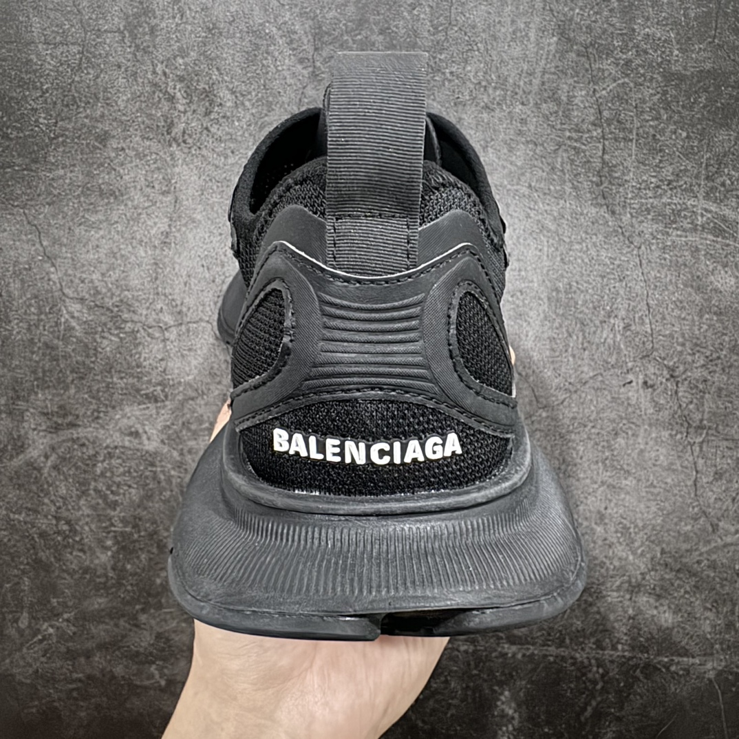 图片[4]-【XA版】巴黎世家BALENCIAGA Circuit Sneakers 环道系列低帮复古阔型底姥爹风潮流百搭休闲慢跑鞋 13代黑色nn原厂原档案开发 原盒原标原厂组合底开模 采用原厂材料n所有细节做工全方位比对原鞋n从里到外一切百分百还原官方配置nn此代设计真真的打破了巴黎世家以往的风格路线 整体鞋身采用透气网面 纳米材料 加上轻度的做旧风格 脚感真真的超级轻盈 整体延续了运动鞋的设计流线 上脚轻盈舒适 相比于之前巴黎夸张的版型 真真的夏季运动跑步鞋  尺码：35-45 全码出货 编码：DF370390-鞋库