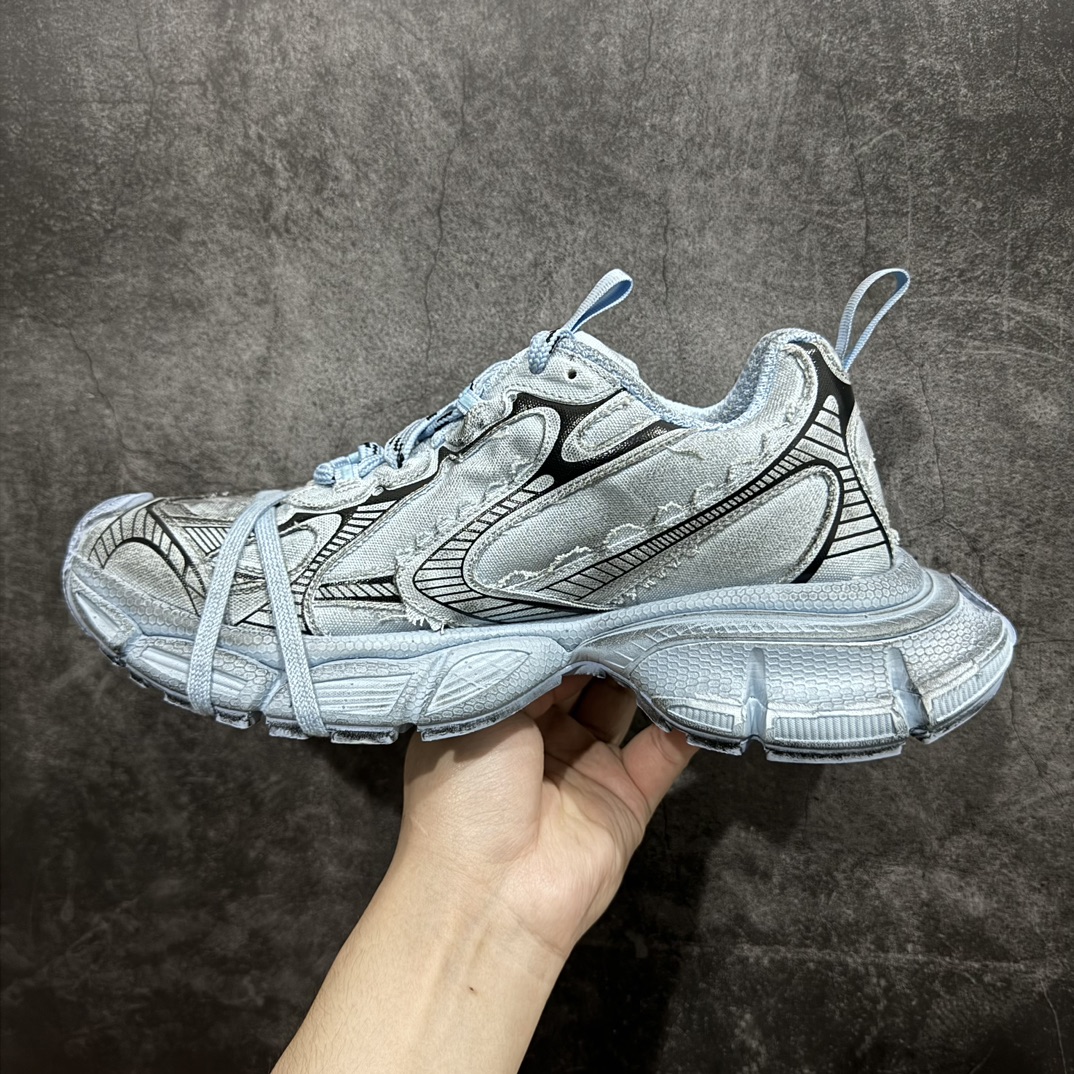 图片[2]-【总裁版】BALENCIAGA 3XL Sneakers 巴黎世家十代网布系带低帮走秀复古老爹鞋 全套原纸板楦头开发 最原汁原味的灵魂版型 全鞋荧光划线卡点 胶水把控整洁度追求极致完美 每一双都是工艺品 多重QC质检 超越公司货的品控标准 实实在在的免检产品 原盒原配 正确字体电绣 粗细、位置、大小正确 侧边TPU 透气孔匹配意产原版 正确分离大底 TPU软底 原版一致大底LOGO 立体感十足 原厂皮料水洗做旧 采购原厂网纱 不含皮革 网布材料和聚氨酯 磨损效果 鞋头边缘和后帮 Balenciaga 徽标 鞋面和后跟凸印尺码 鞋舌 3XL 橡胶品牌标识和反光细节 鞋帮拉袢和鞋舌拉祥 配反光细节 备用鞋带在鞋履前侧 可在穿着前取下 便于不同造型搭配 偏大一码 尺码：35 36 37 38 39 40 41 42 43 44 45 编码：NM500530-鞋库