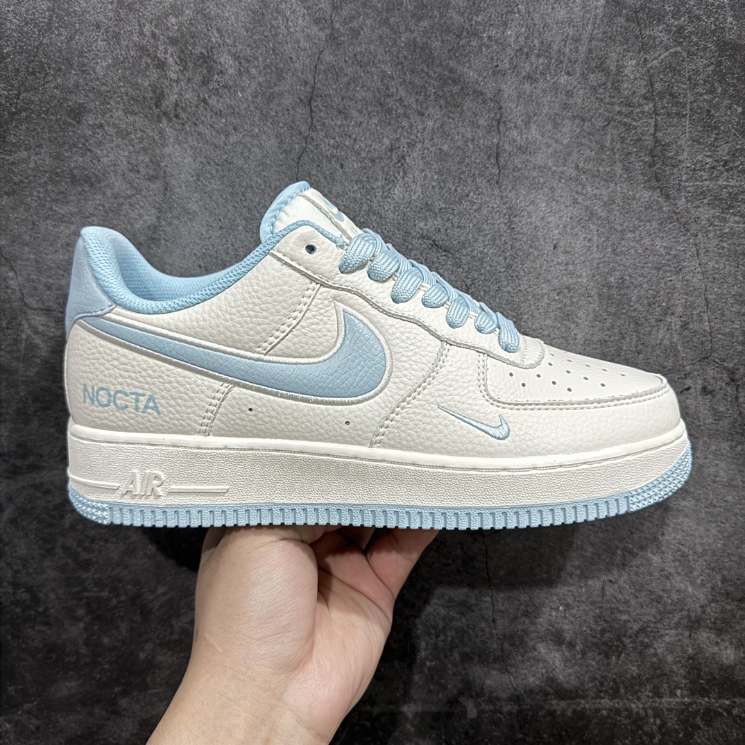 【公司级】NOCTA x Air Force 1 Low 米白蓝n原楦头原纸板 打造纯正空军版型n#专注外贸渠道 全掌内置蜂窝气垫 #原盒配件 原厂中底钢印、拉帮完美 官方同步上架 货号：N00224-026 Size：36 36.5 37.5 38 38.5 39 40 40.5 41 42 42.5 43 44 44.5 45 编码：HXS290300-鞋库