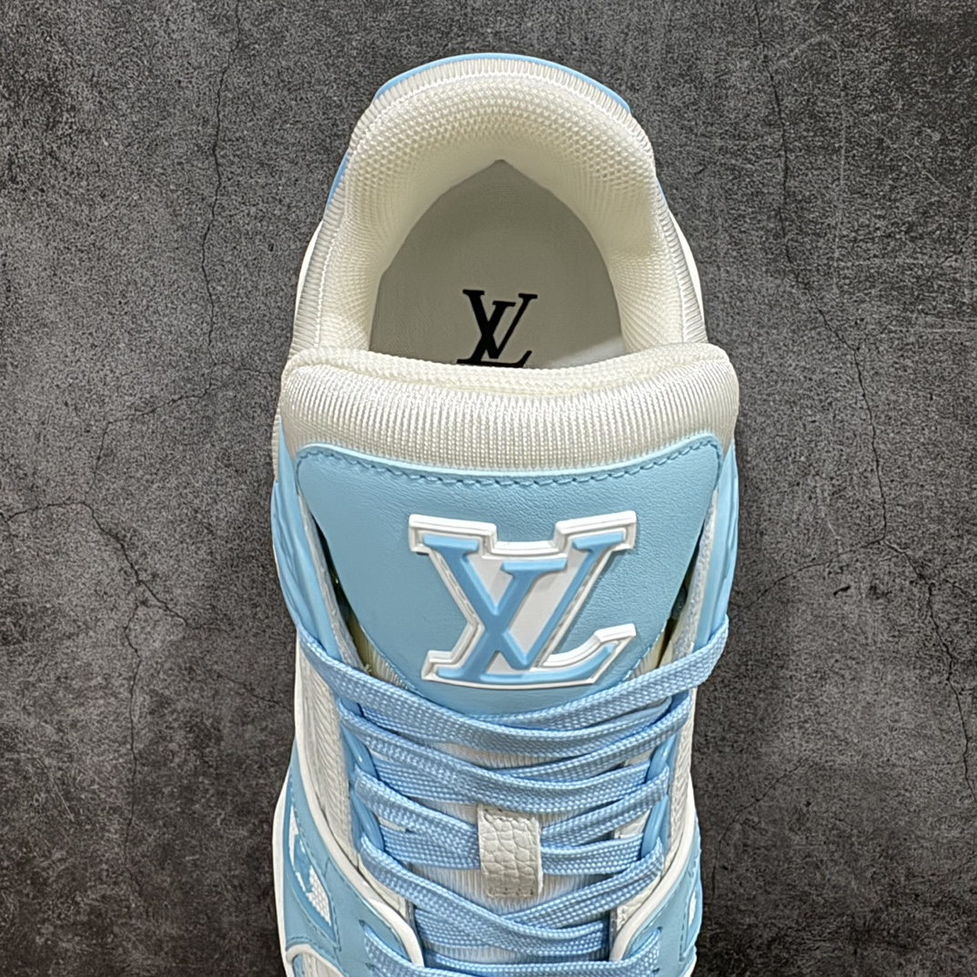 图片[8]-【佛山顶级超A版】Louis Vuitton LV Trainer 系列本地仓库现货 当天可自取n私人订单 专柜混卖零售专供n所有配色均为购买原版复刻n整体版型 皮料 市场独一无二后跟版型都可以自行对比[机智]吊打市场所有货n怒甩十条街，欢迎拿市场各大工厂的货来对比！n鞋舌烫金超正 压印程度秒杀市面90%以上的高端货n新配色陆续开发出货  尺码：39-45   编码：T1520550-鞋库