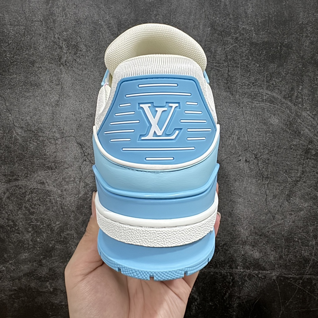 图片[4]-【佛山顶级超A版】Louis Vuitton LV Trainer 系列本地仓库现货 当天可自取n私人订单 专柜混卖零售专供n所有配色均为购买原版复刻n整体版型 皮料 市场独一无二后跟版型都可以自行对比[机智]吊打市场所有货n怒甩十条街，欢迎拿市场各大工厂的货来对比！n鞋舌烫金超正 压印程度秒杀市面90%以上的高端货n新配色陆续开发出货  尺码：39-45   编码：T1520550-鞋库