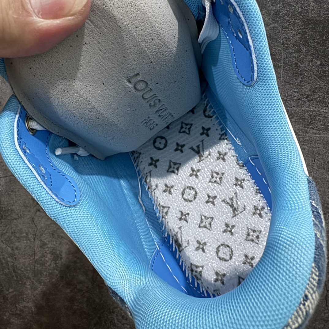 图片[7]-【佛山顶级超A版】Louis Vuitton LV Trainer 系列本地仓库现货 当天可自取n私人订单 专柜混卖零售专供n所有配色均为购买原版复刻n整体版型 皮料 市场独一无二后跟版型都可以自行对比[机智]吊打市场所有货n怒甩十条街，欢迎拿市场各大工厂的货来对比！n鞋舌烫金超正 压印程度秒杀市面90%以上的高端货n新配色陆续开发出货  尺码：39-45   编码：T1520550-鞋库