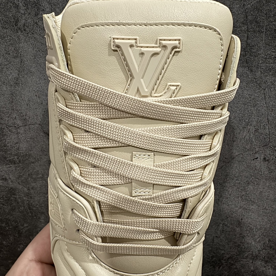 图片[6]-【佛山顶级超A版】Louis Vuitton LV Trainer 系列本地仓库现货 当天可自取n私人订单 专柜混卖零售专供n所有配色均为购买原版复刻n整体版型 皮料 市场独一无二后跟版型都可以自行对比[机智]吊打市场所有货n怒甩十条街，欢迎拿市场各大工厂的货来对比！n鞋舌烫金超正 压印程度秒杀市面90%以上的高端货n新配色陆续开发出货  尺码：39-45   编码：T1520550-鞋库