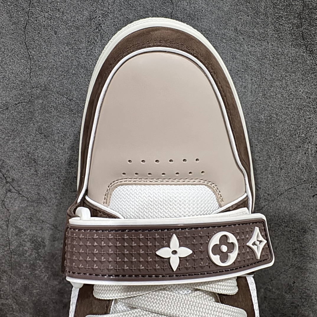 图片[5]-【佛山顶级超A版】Louis Vuitton LV Trainer 系列本地仓库现货 当天可自取n私人订单 专柜混卖零售专供n所有配色均为购买原版复刻n整体版型 皮料 市场独一无二后跟版型都可以自行对比[机智]吊打市场所有货n怒甩十条街，欢迎拿市场各大工厂的货来对比！n鞋舌烫金超正 压印程度秒杀市面90%以上的高端货n新配色陆续开发出货  尺码：39-45   编码：T1520550-鞋库