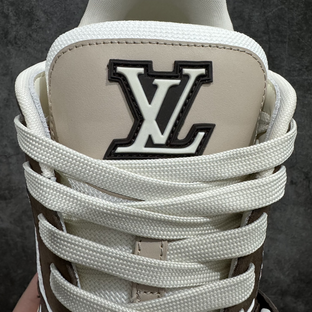 图片[6]-【佛山顶级超A版】Louis Vuitton LV Trainer 系列本地仓库现货 当天可自取n私人订单 专柜混卖零售专供n所有配色均为购买原版复刻n整体版型 皮料 市场独一无二后跟版型都可以自行对比[机智]吊打市场所有货n怒甩十条街，欢迎拿市场各大工厂的货来对比！n鞋舌烫金超正 压印程度秒杀市面90%以上的高端货n新配色陆续开发出货  尺码：39-45   编码：T1520550-鞋库