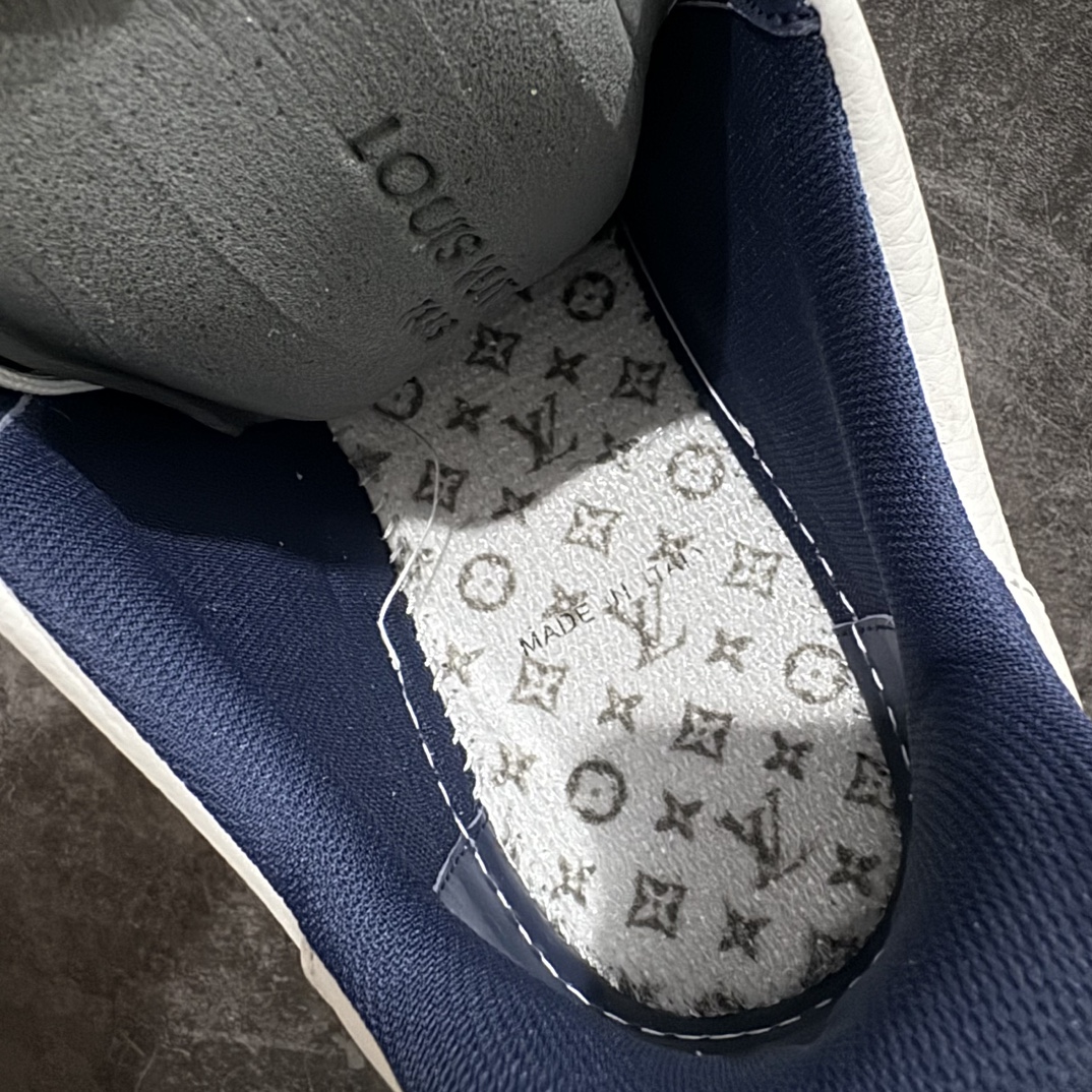 图片[9]-【佛山顶级超A版】Louis Vuitton LV Trainer 系列本地仓库现货 当天可自取n私人订单 专柜混卖零售专供n所有配色均为购买原版复刻n整体版型 皮料 市场独一无二后跟版型都可以自行对比[机智]吊打市场所有货n怒甩十条街，欢迎拿市场各大工厂的货来对比！n鞋舌烫金超正 压印程度秒杀市面90%以上的高端货n新配色陆续开发出货  尺码：35-45   编码：T1520550-鞋库