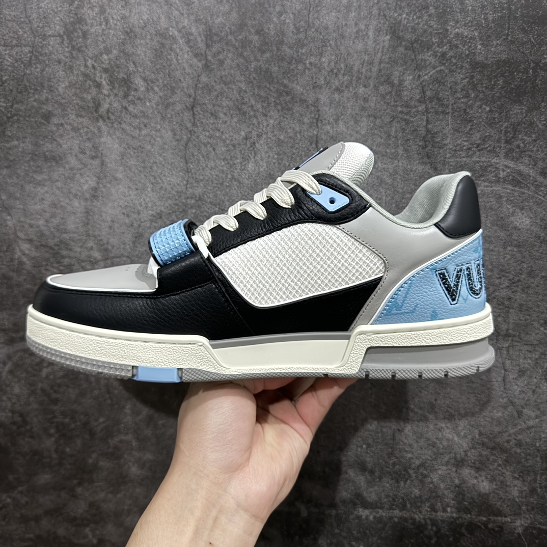 图片[2]-【佛山顶级超A版】Louis Vuitton LV Trainer 系列本地仓库现货 当天可自取n私人订单 专柜混卖零售专供n所有配色均为购买原版复刻n整体版型 皮料 市场独一无二后跟版型都可以自行对比[机智]吊打市场所有货n怒甩十条街，欢迎拿市场各大工厂的货来对比！n鞋舌烫金超正 压印程度秒杀市面90%以上的高端货n新配色陆续开发出货  尺码：39-45   编码：T1520550-鞋库